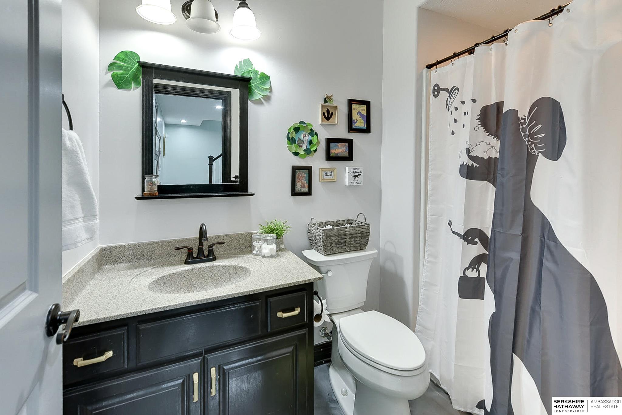 Papillion, Nebraska 68046, United States, 5 Bedrooms Bedrooms, ,3 BathroomsBathrooms,Residential,Pending,122295