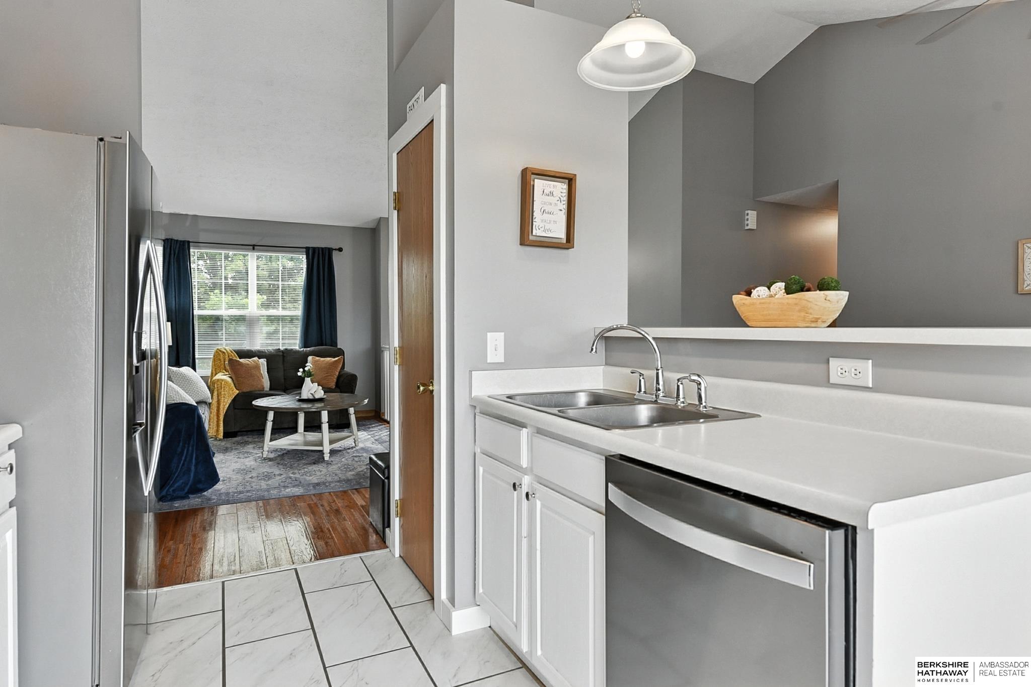 Omaha, Nebraska 68136, United States, 3 Bedrooms Bedrooms, ,2 BathroomsBathrooms,Residential,Pending,190965