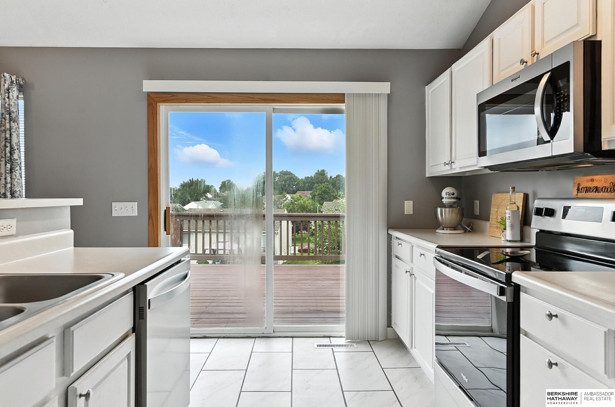 Omaha, Nebraska 68136, United States, 3 Bedrooms Bedrooms, ,2 BathroomsBathrooms,Residential,Pending,190965