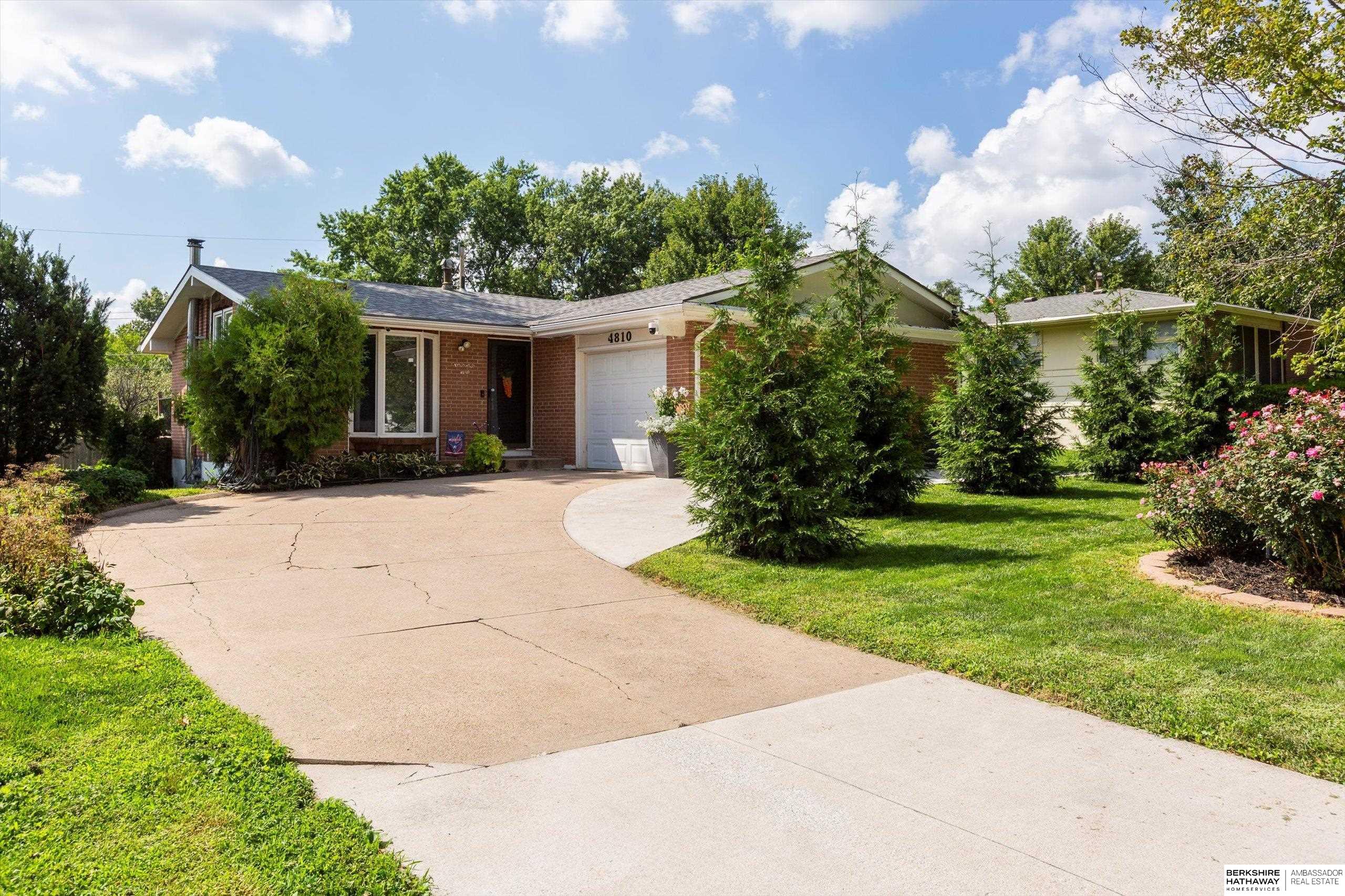 Omaha, Nebraska 68134, United States, 3 Bedrooms Bedrooms, ,2 BathroomsBathrooms,Residential,Active,196719