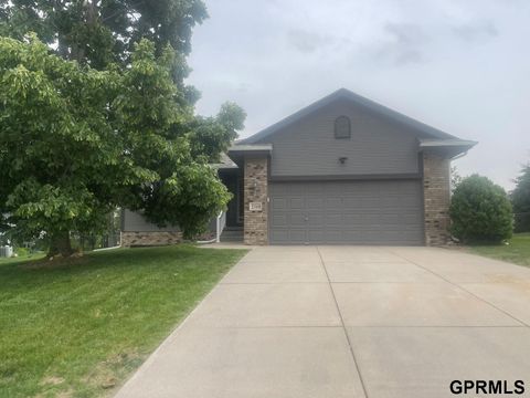 Photo of 2309 Aberdeen Drive, Papillion, NE 68135 (MLS # 22615864)