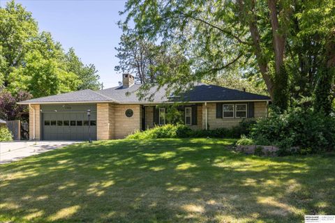 Photo of 1524 Skyline Drive, Lincoln, NE 68506 (MLS # 22613566)