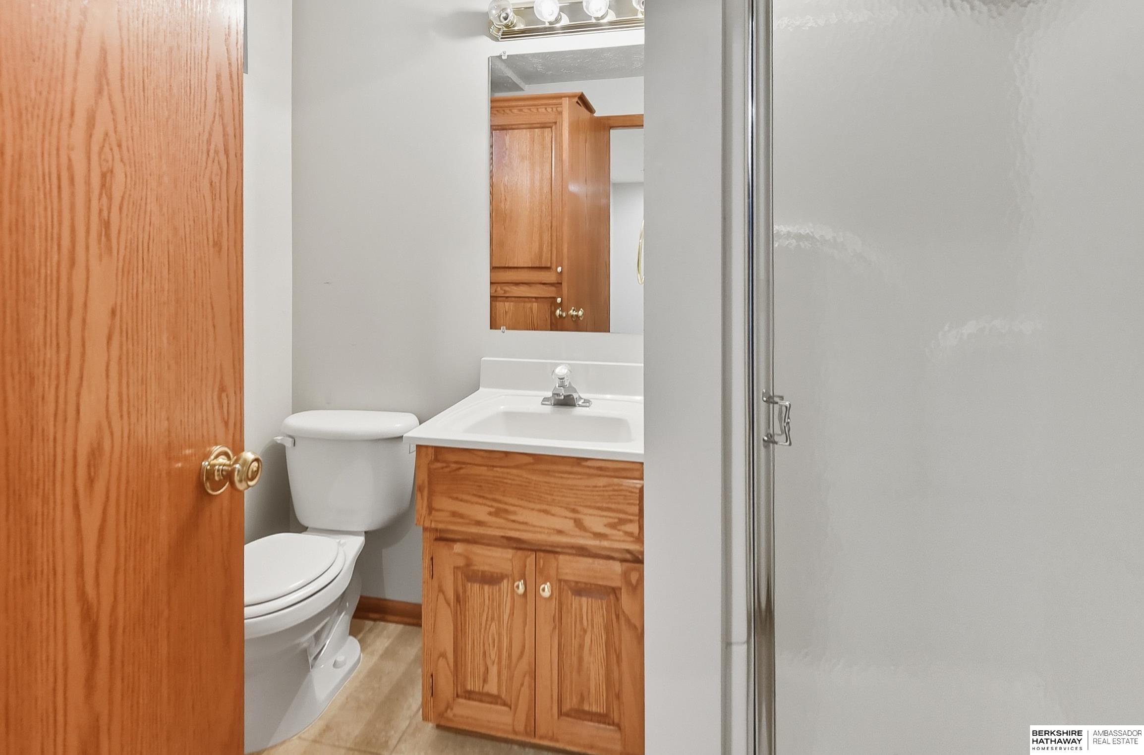 Omaha, Nebraska 68144, United States, 3 Bedrooms Bedrooms, ,3 BathroomsBathrooms,Residential,Pending,215098