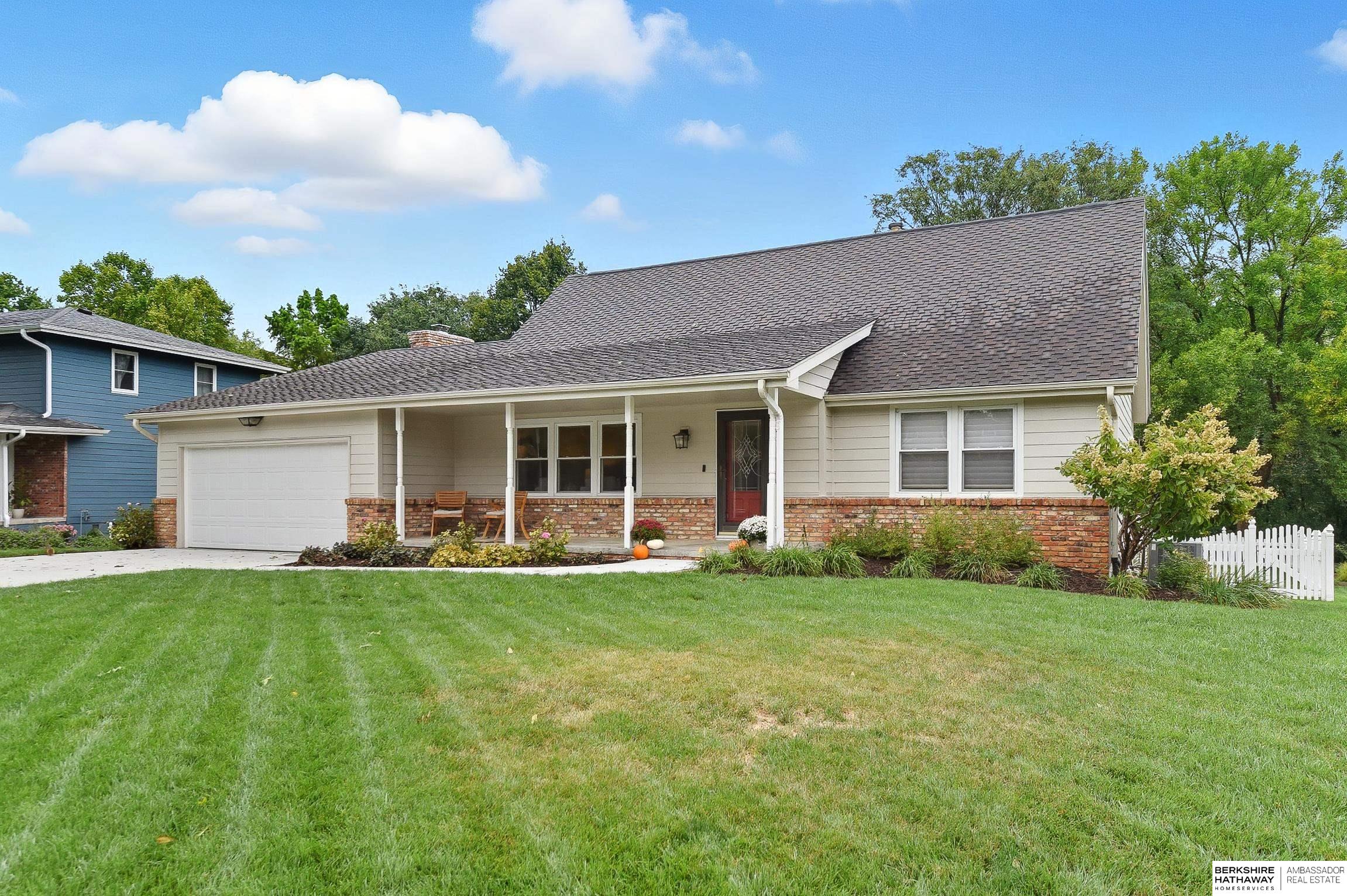 Omaha, Nebraska 68144, United States, 3 Bedrooms Bedrooms, ,3 BathroomsBathrooms,Residential,Pending,215098