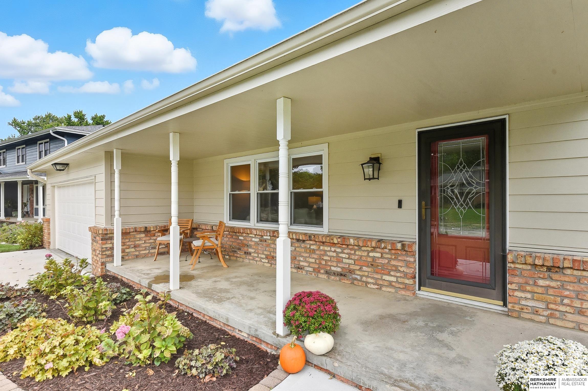 Omaha, Nebraska 68144, United States, 3 Bedrooms Bedrooms, ,3 BathroomsBathrooms,Residential,Pending,215098