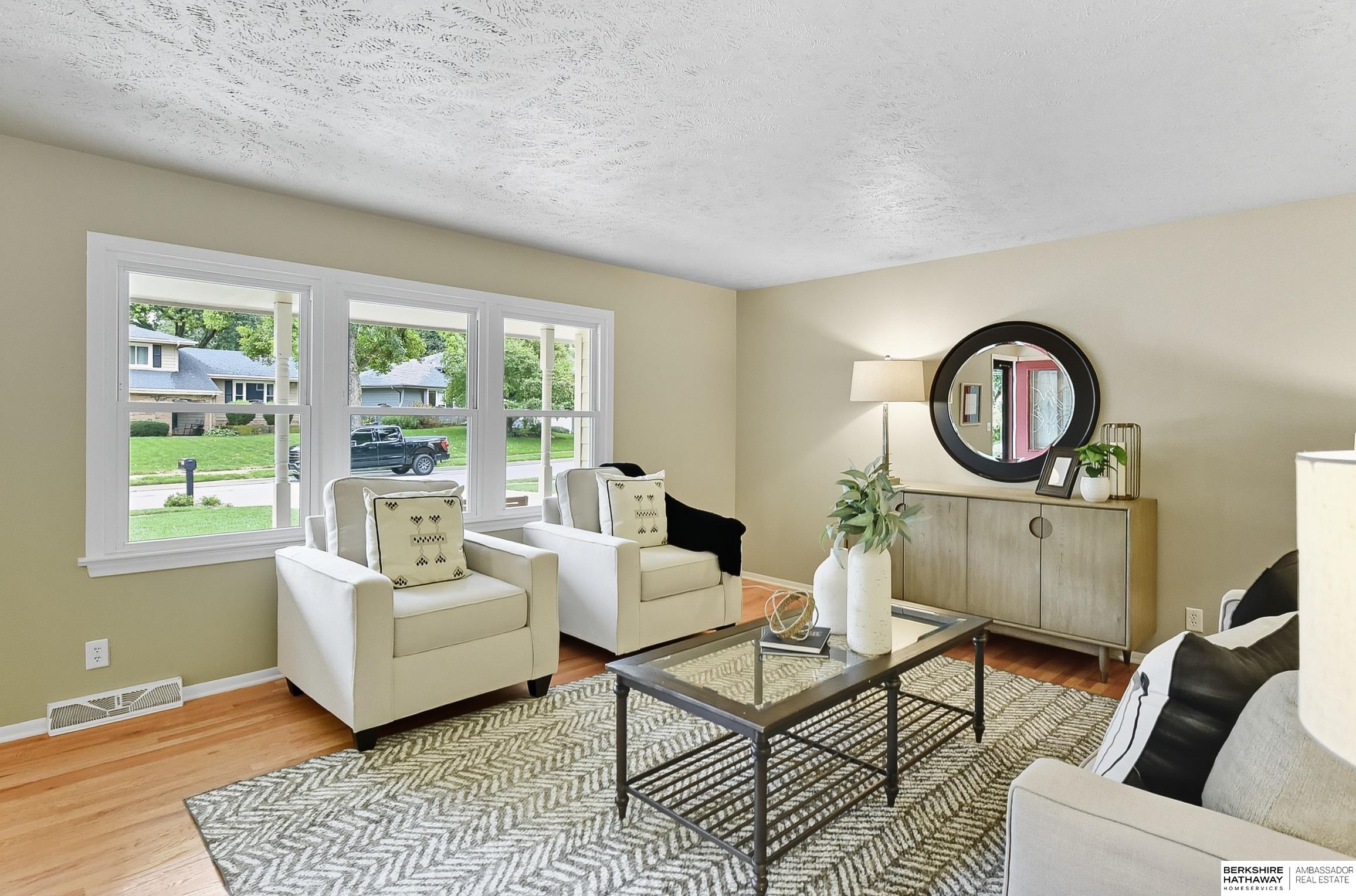 Omaha, Nebraska 68144, United States, 3 Bedrooms Bedrooms, ,3 BathroomsBathrooms,Residential,Pending,215098