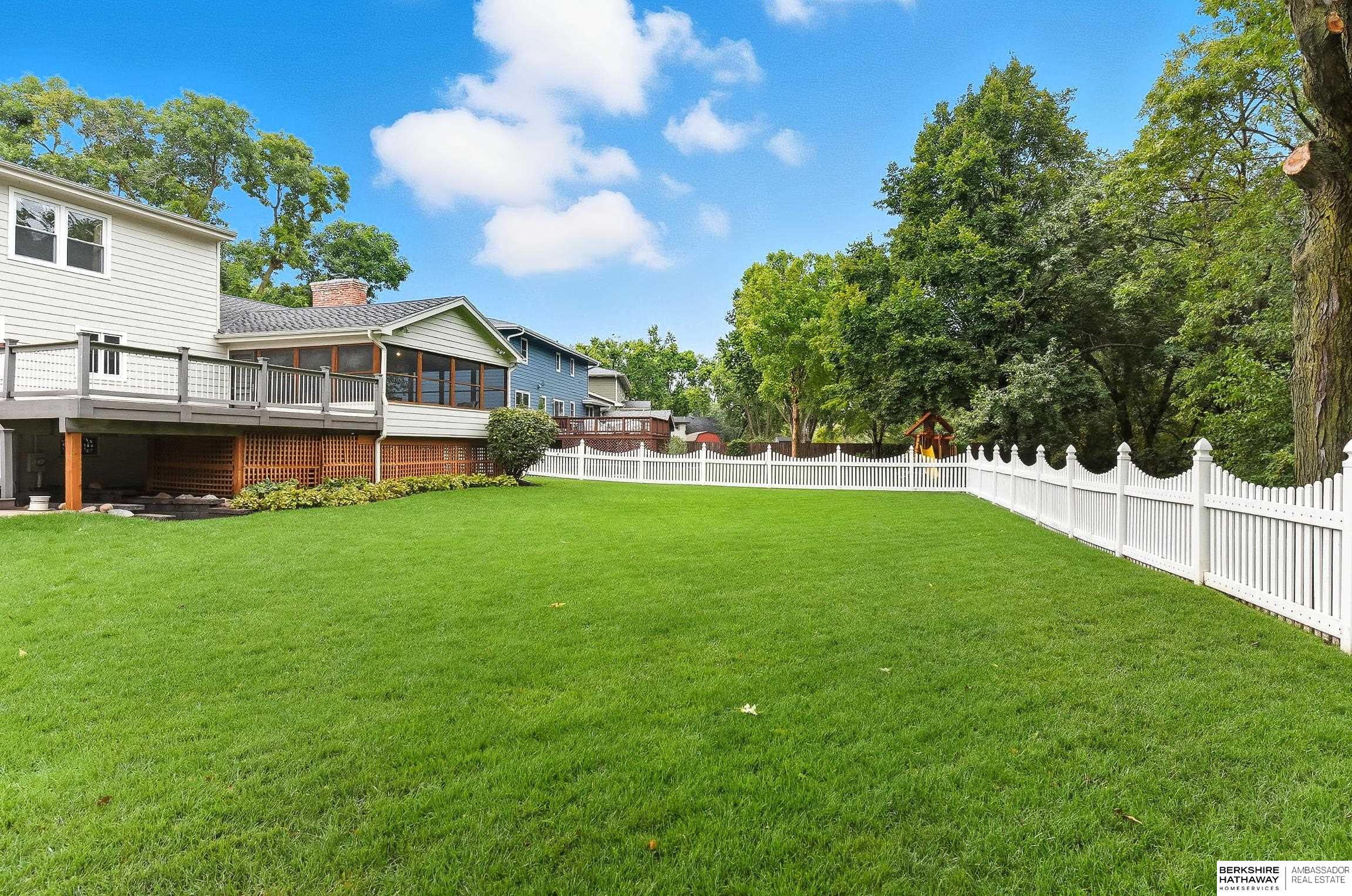 Omaha, Nebraska 68144, United States, 3 Bedrooms Bedrooms, ,3 BathroomsBathrooms,Residential,Pending,215098