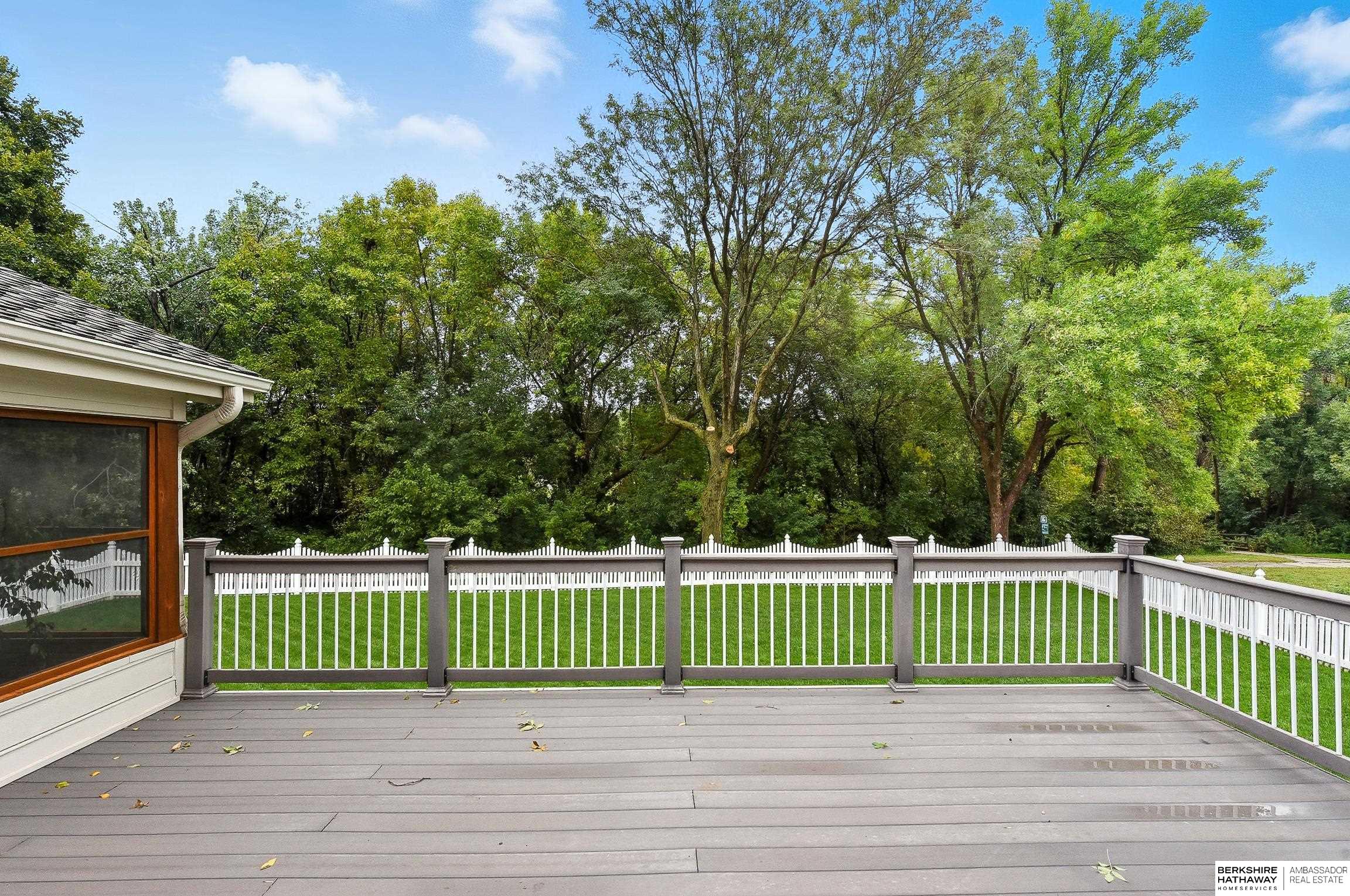 Omaha, Nebraska 68144, United States, 3 Bedrooms Bedrooms, ,3 BathroomsBathrooms,Residential,Pending,215098