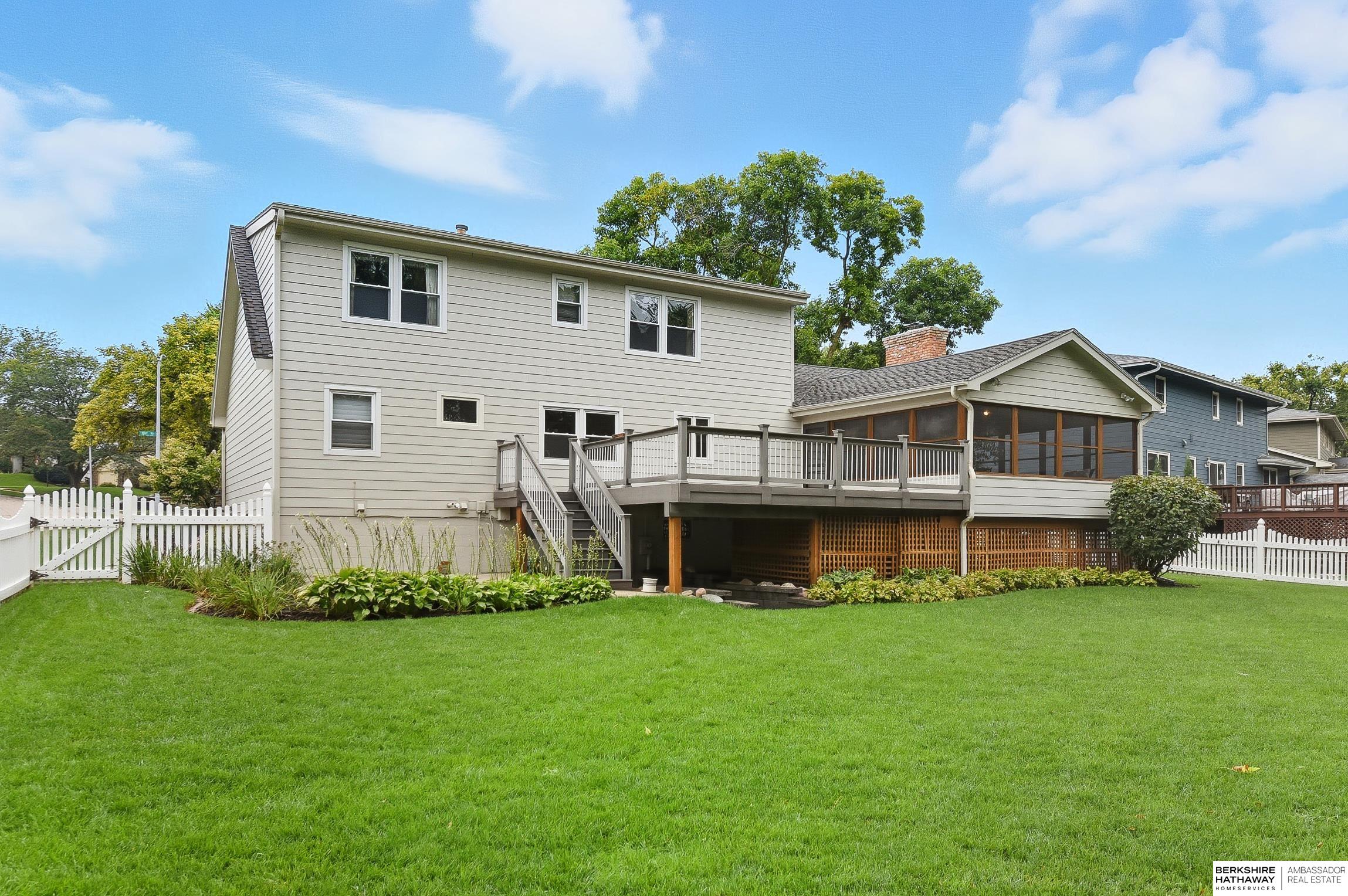 Omaha, Nebraska 68144, United States, 3 Bedrooms Bedrooms, ,3 BathroomsBathrooms,Residential,Pending,215098