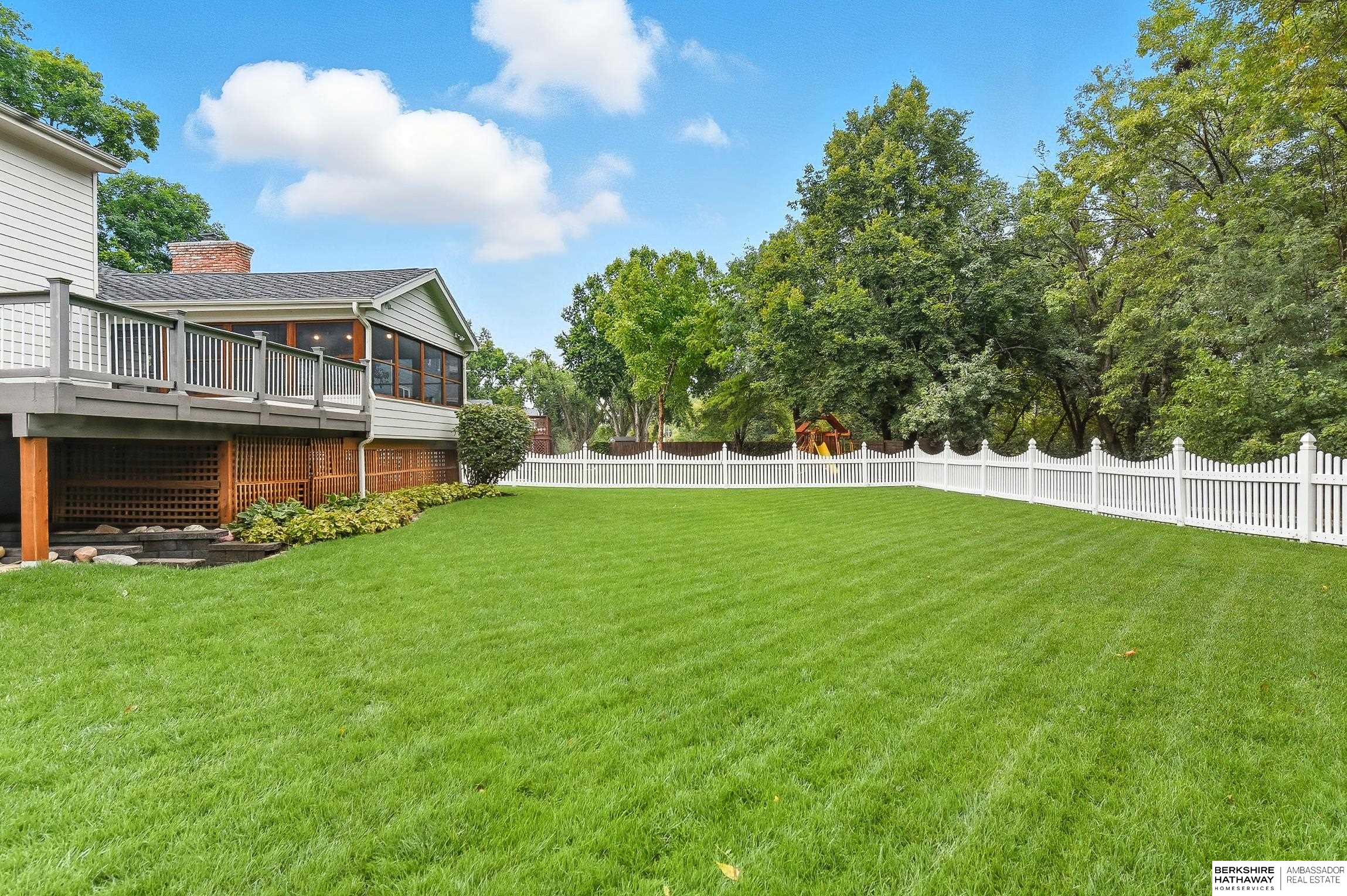 Omaha, Nebraska 68144, United States, 3 Bedrooms Bedrooms, ,3 BathroomsBathrooms,Residential,Pending,215098