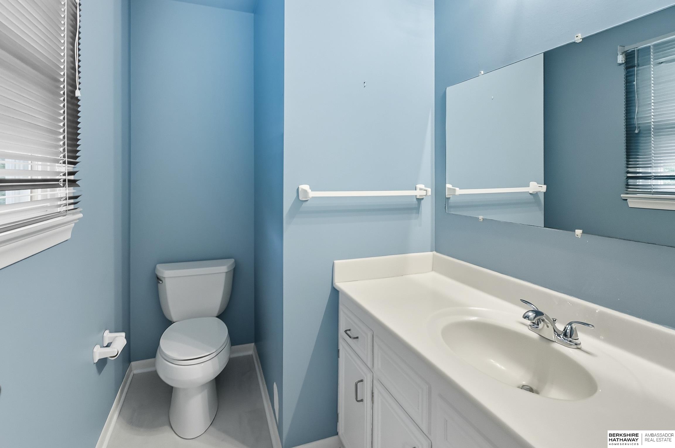 Omaha, Nebraska 68144, United States, 3 Bedrooms Bedrooms, ,3 BathroomsBathrooms,Residential,Pending,215098