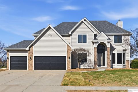 Photo of 917 Killarney Drive, Papillion, NE 68046 (MLS # 22610494)