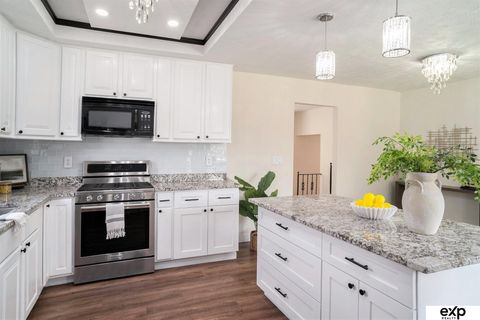 Photo of 13910 Shirley Street, Omaha, NE 68144 (MLS # 22603992)