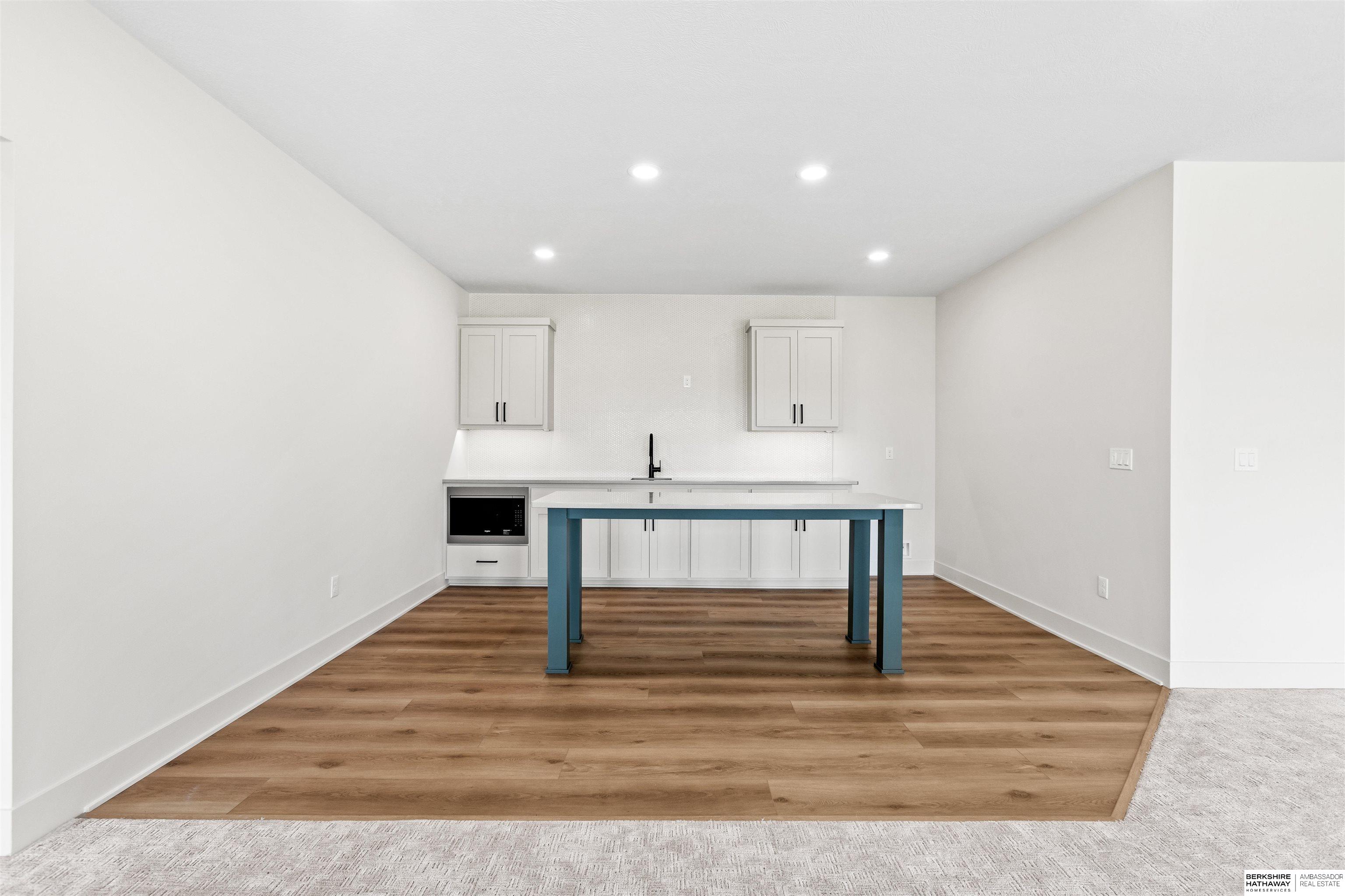 Elkhorn, Nebraska 68022, United States, 5 Bedrooms Bedrooms, ,3 BathroomsBathrooms,Residential,Active,207544