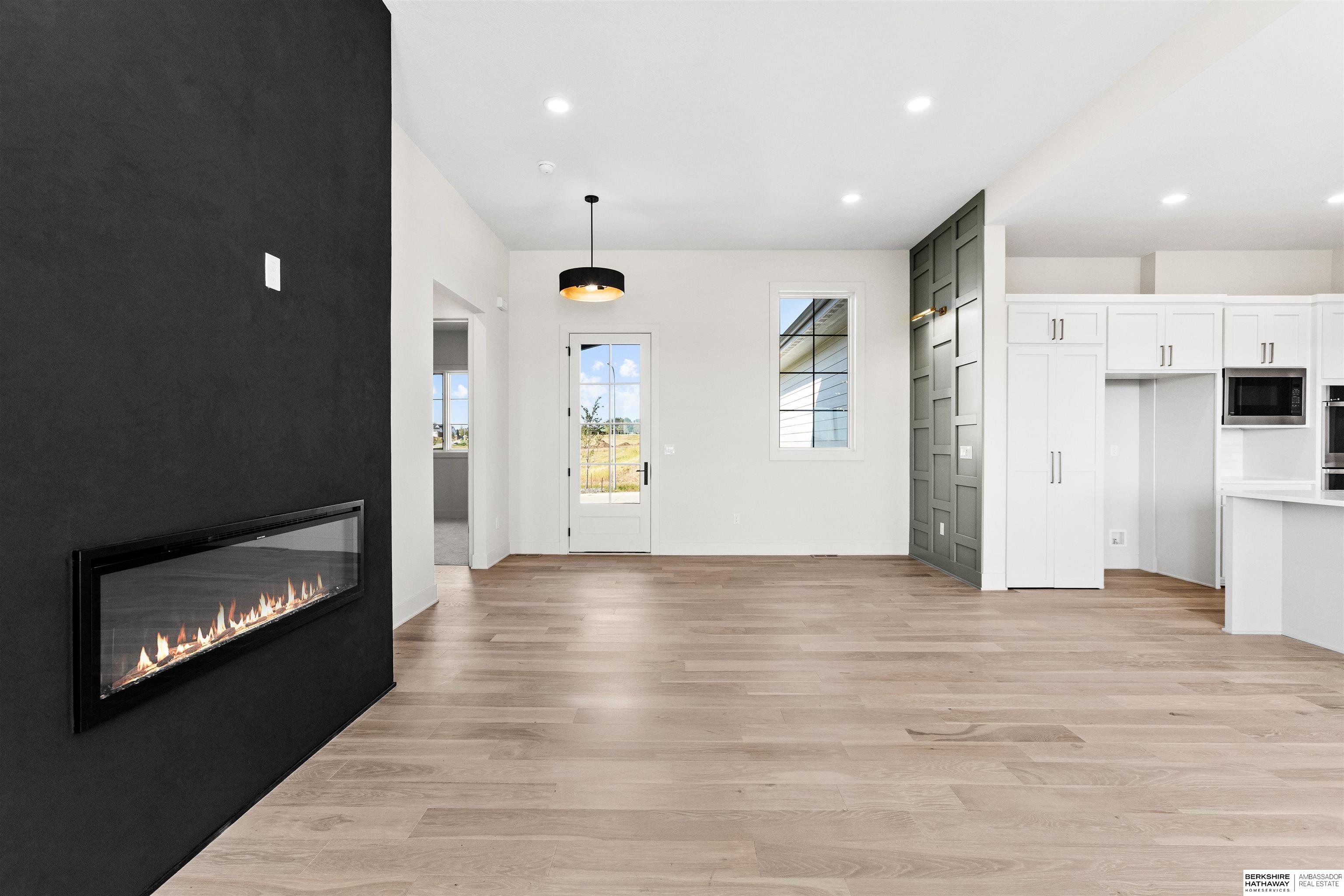 Elkhorn, Nebraska 68022, United States, 5 Bedrooms Bedrooms, ,3 BathroomsBathrooms,Residential,Active,207544