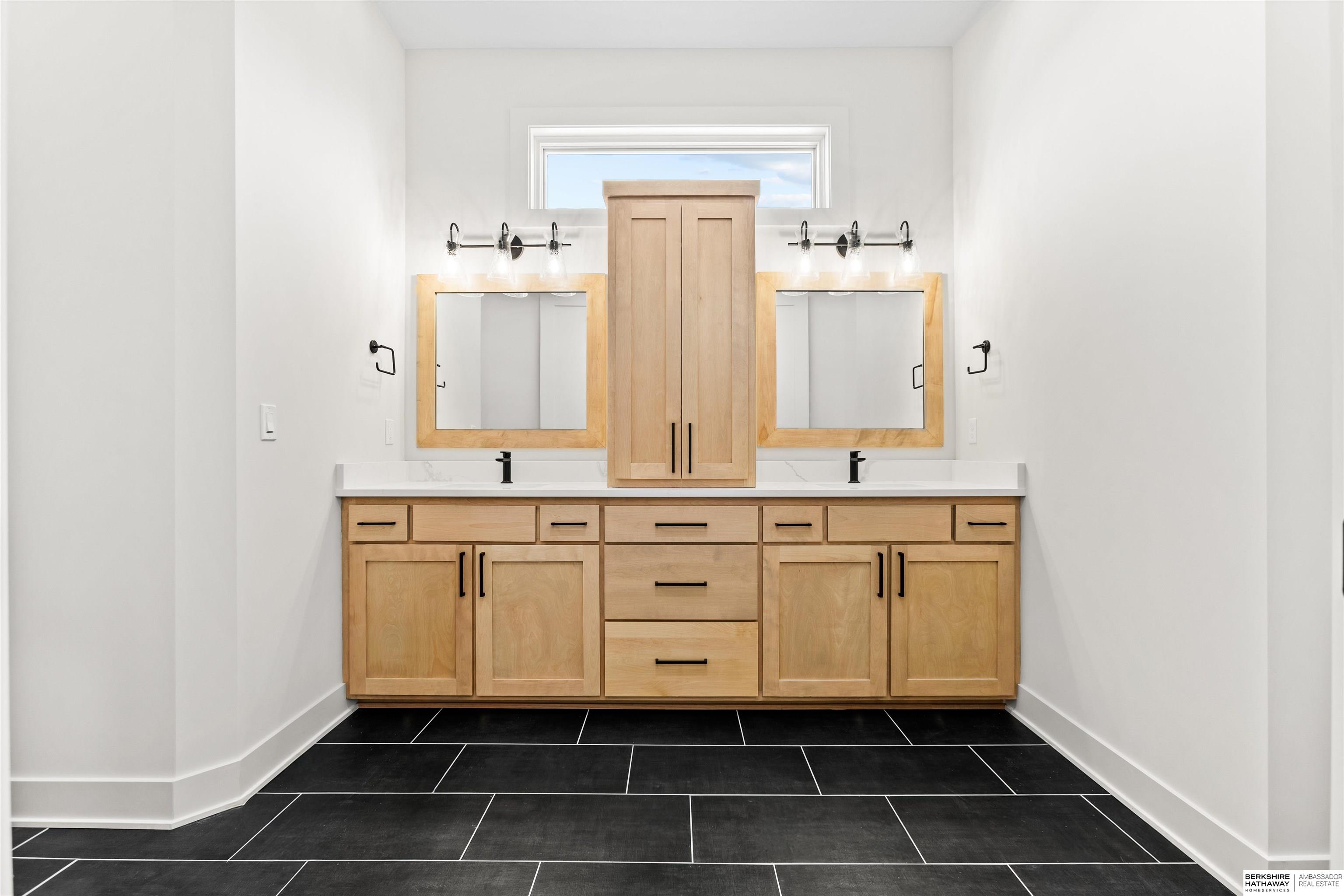 Elkhorn, Nebraska 68022, United States, 5 Bedrooms Bedrooms, ,3 BathroomsBathrooms,Residential,Active,207544