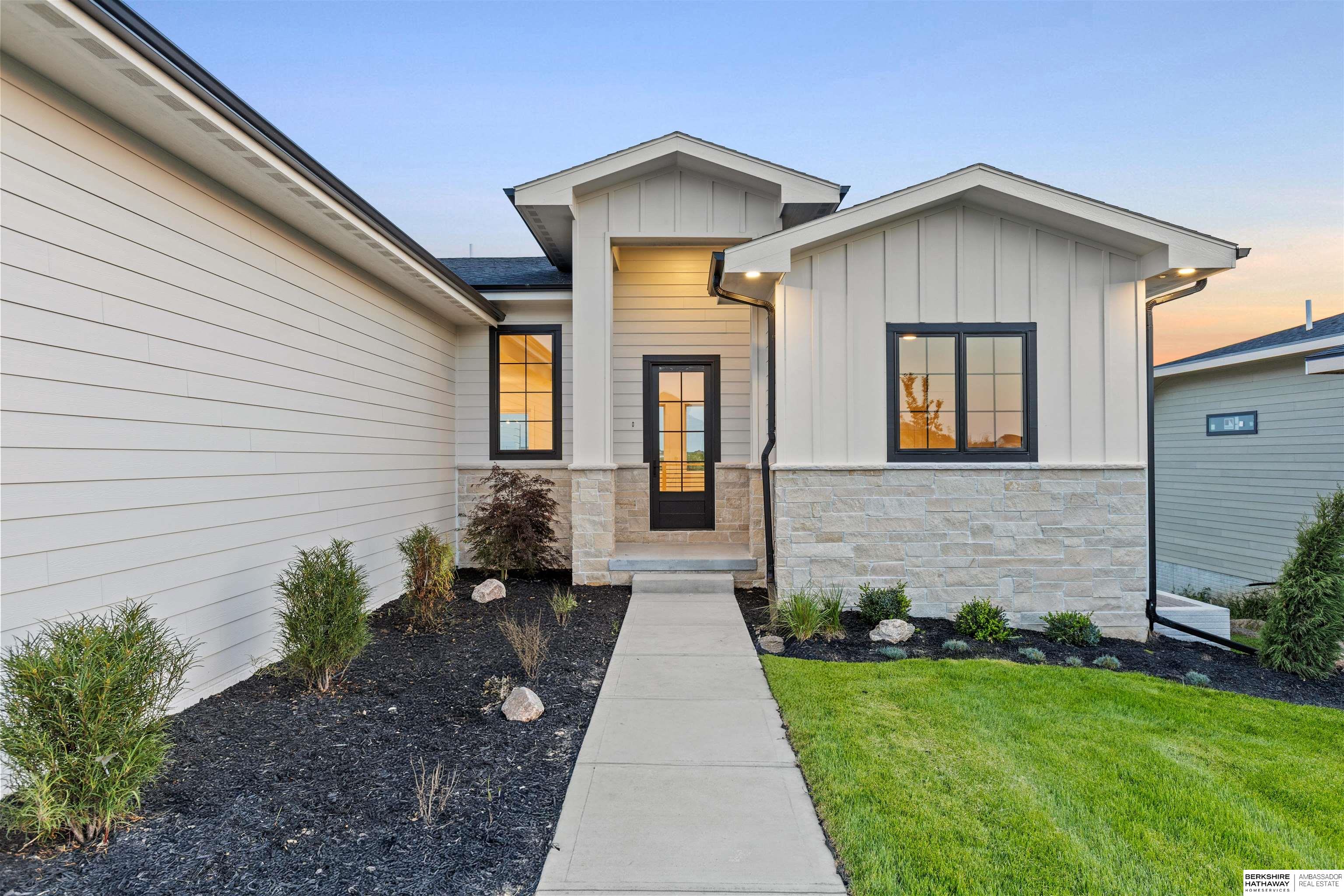 Elkhorn, Nebraska 68022, United States, 5 Bedrooms Bedrooms, ,3 BathroomsBathrooms,Residential,Active,207544