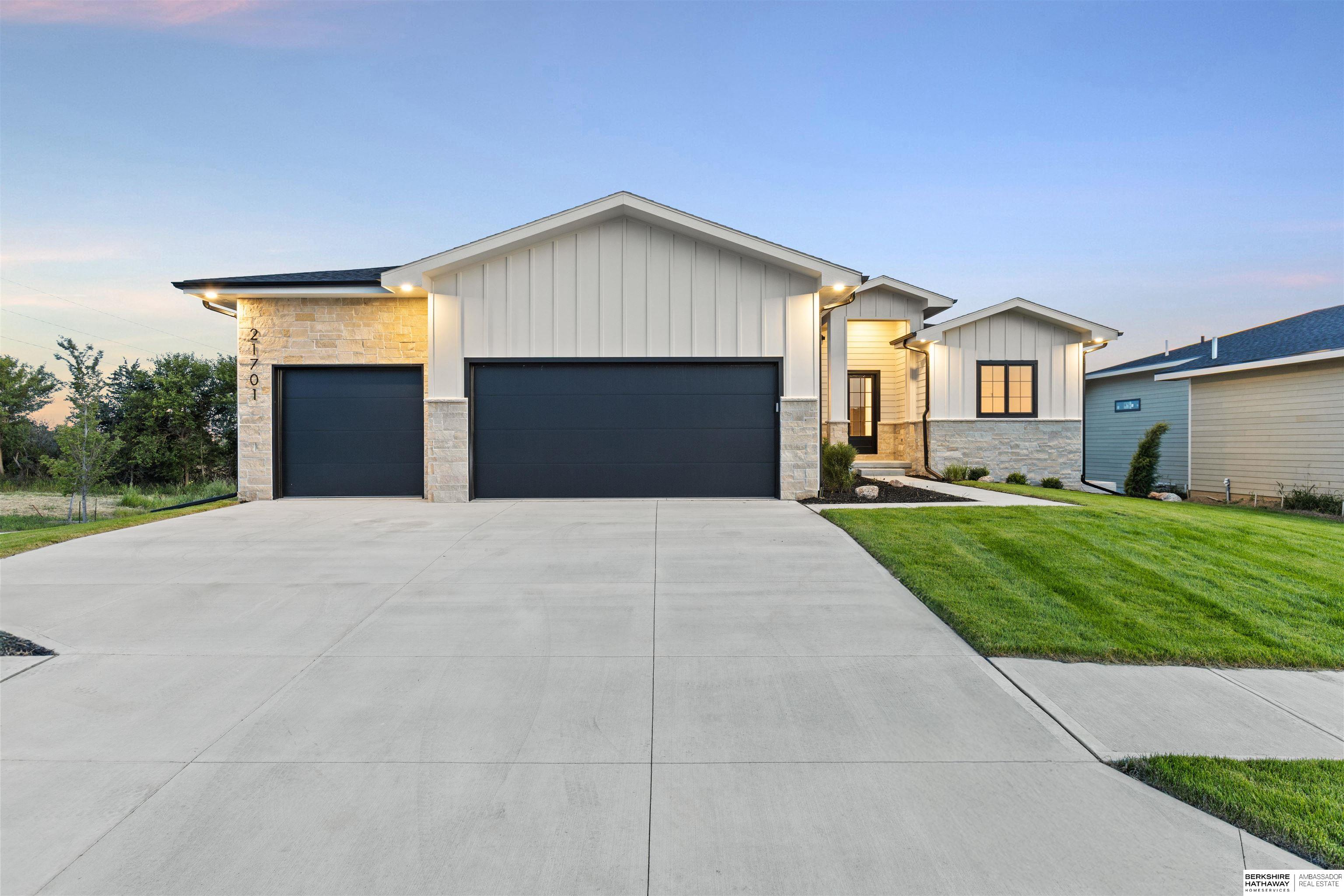 Elkhorn, Nebraska 68022, United States, 5 Bedrooms Bedrooms, ,3 BathroomsBathrooms,Residential,Active,207544