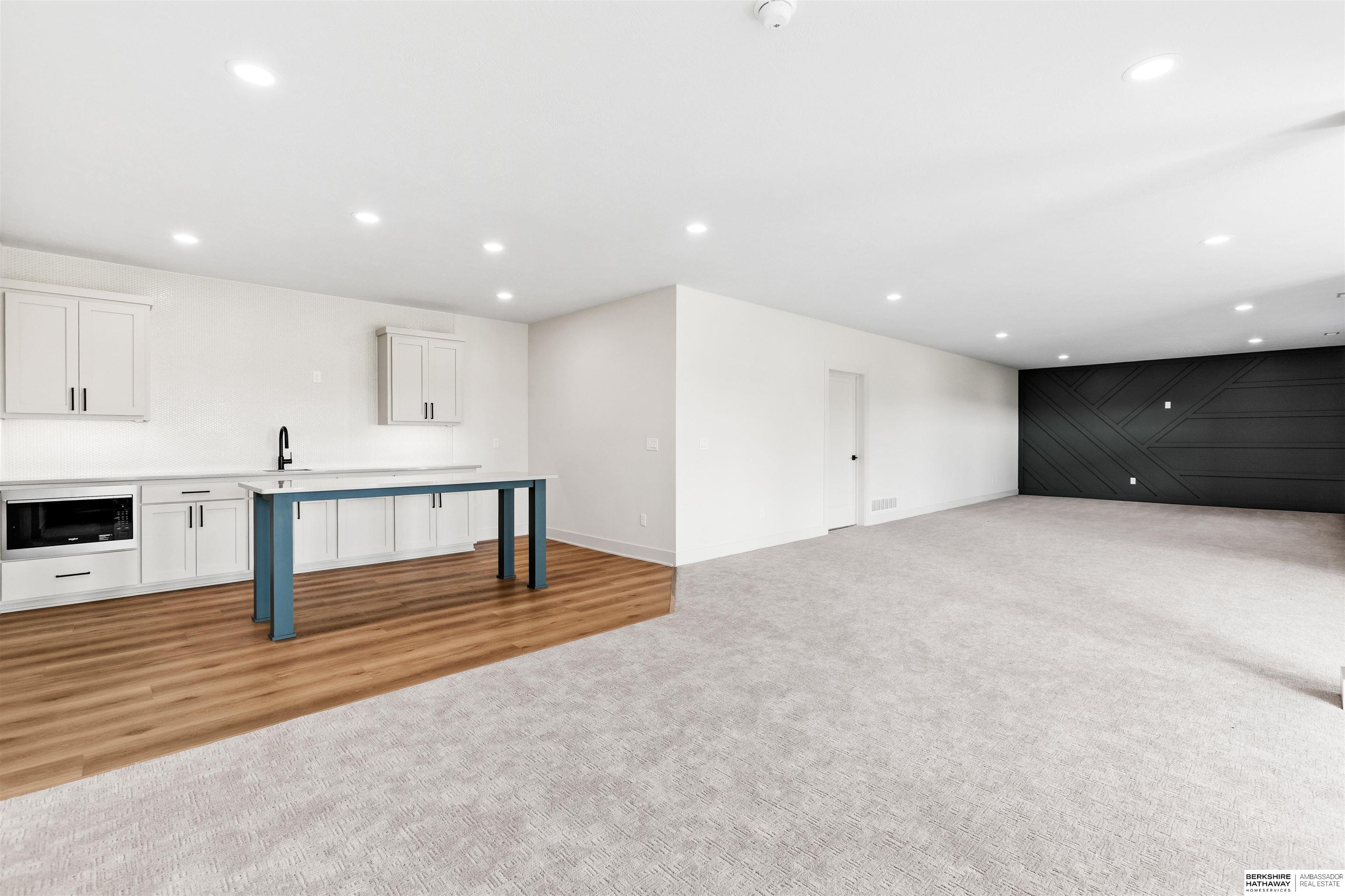 Elkhorn, Nebraska 68022, United States, 5 Bedrooms Bedrooms, ,3 BathroomsBathrooms,Residential,Active,207544