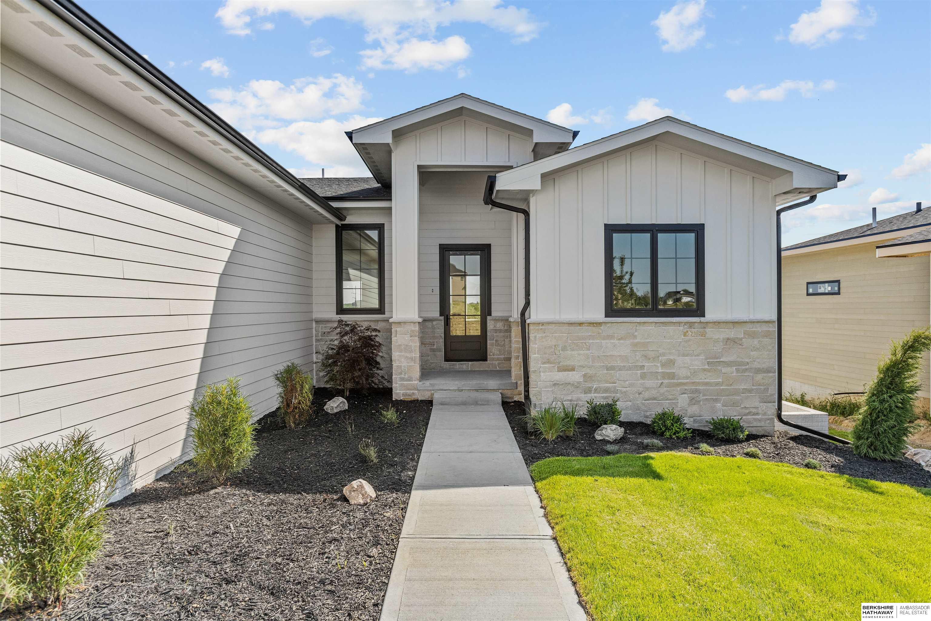 Elkhorn, Nebraska 68022, United States, 5 Bedrooms Bedrooms, ,3 BathroomsBathrooms,Residential,Active,207544