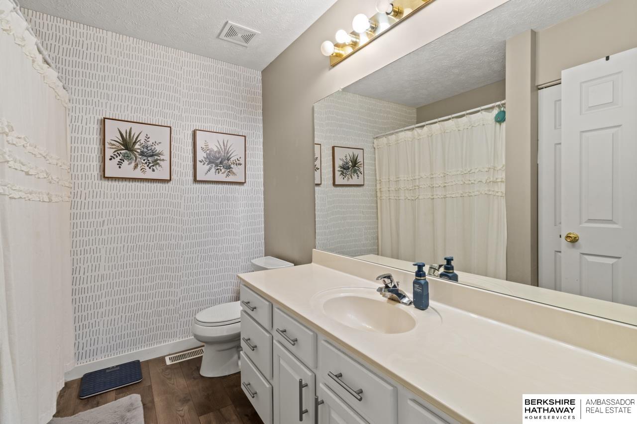 Omaha, Nebraska 68116, United States, 3 Bedrooms Bedrooms, ,2 BathroomsBathrooms,Residential,Active,146612