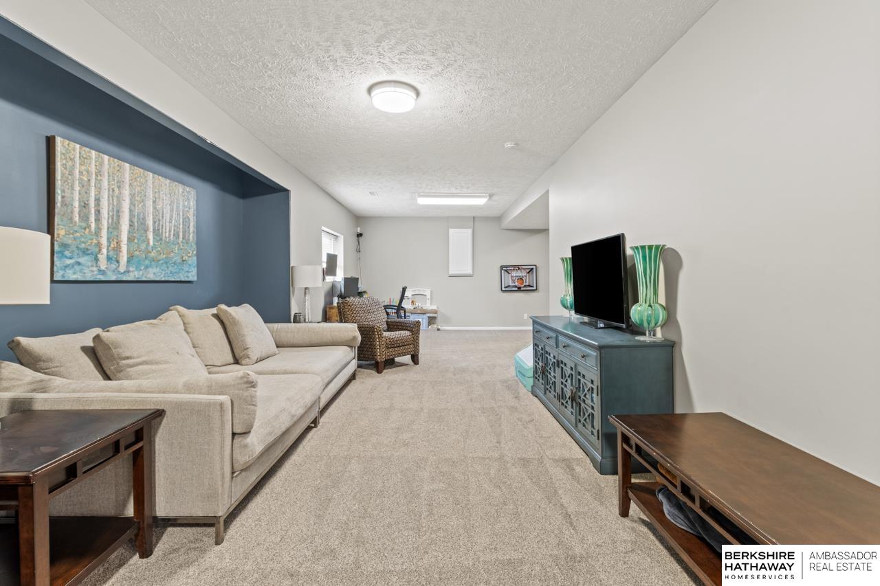 Omaha, Nebraska 68116, United States, 3 Bedrooms Bedrooms, ,2 BathroomsBathrooms,Residential,Active,146612