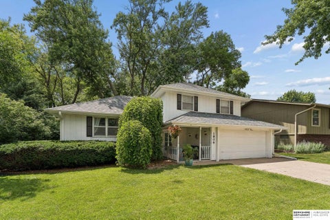Photo of 1806 Mayfair Drive, Omaha, NE 68144 (MLS # 22617327)