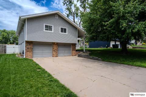 Photo of 13832 W Circle, Omaha, NE 68137 (MLS # 22615905)