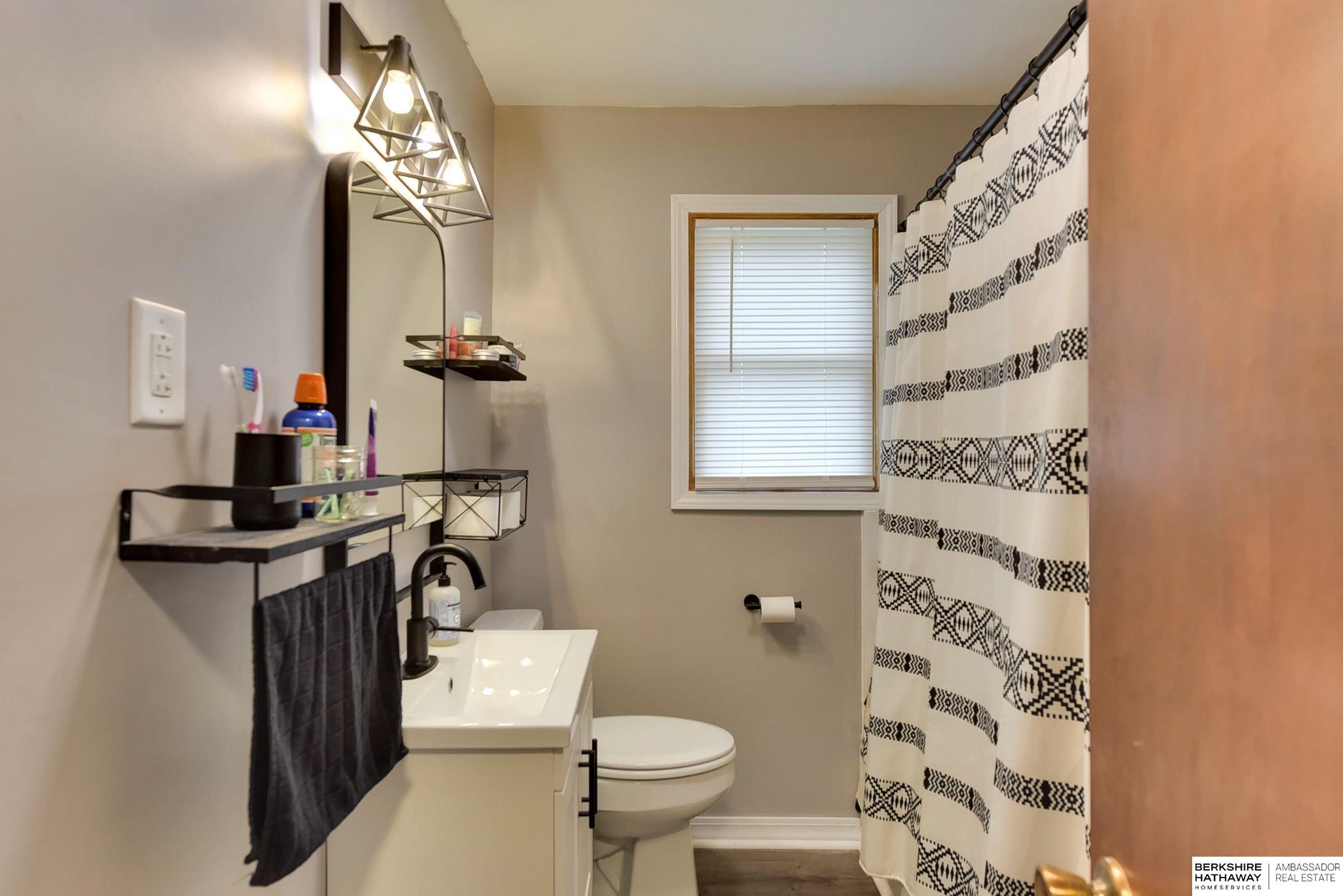 Wahoo, Nebraska 68066, United States, 3 Bedrooms Bedrooms, ,2 BathroomsBathrooms,Residential,Pending,122205