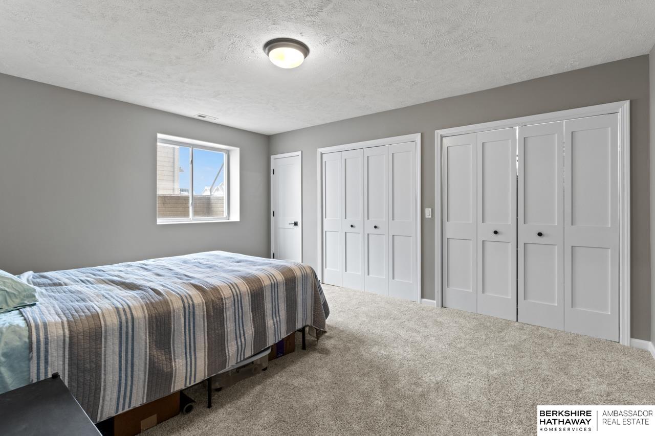 Papillion, Nebraska 68046, United States, 5 Bedrooms Bedrooms, ,3 BathroomsBathrooms,Residential,Pending,106811