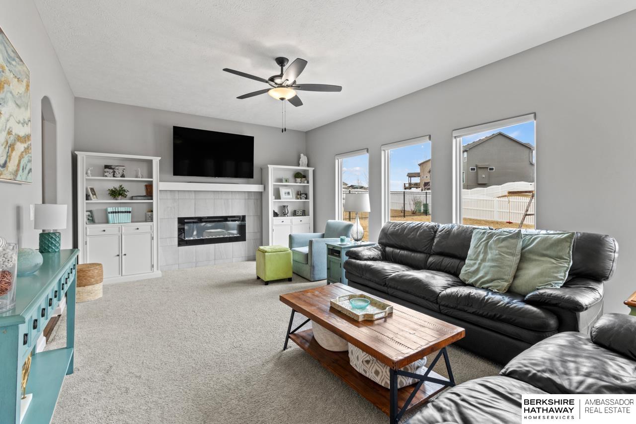 Papillion, Nebraska 68046, United States, 5 Bedrooms Bedrooms, ,3 BathroomsBathrooms,Residential,Pending,106811