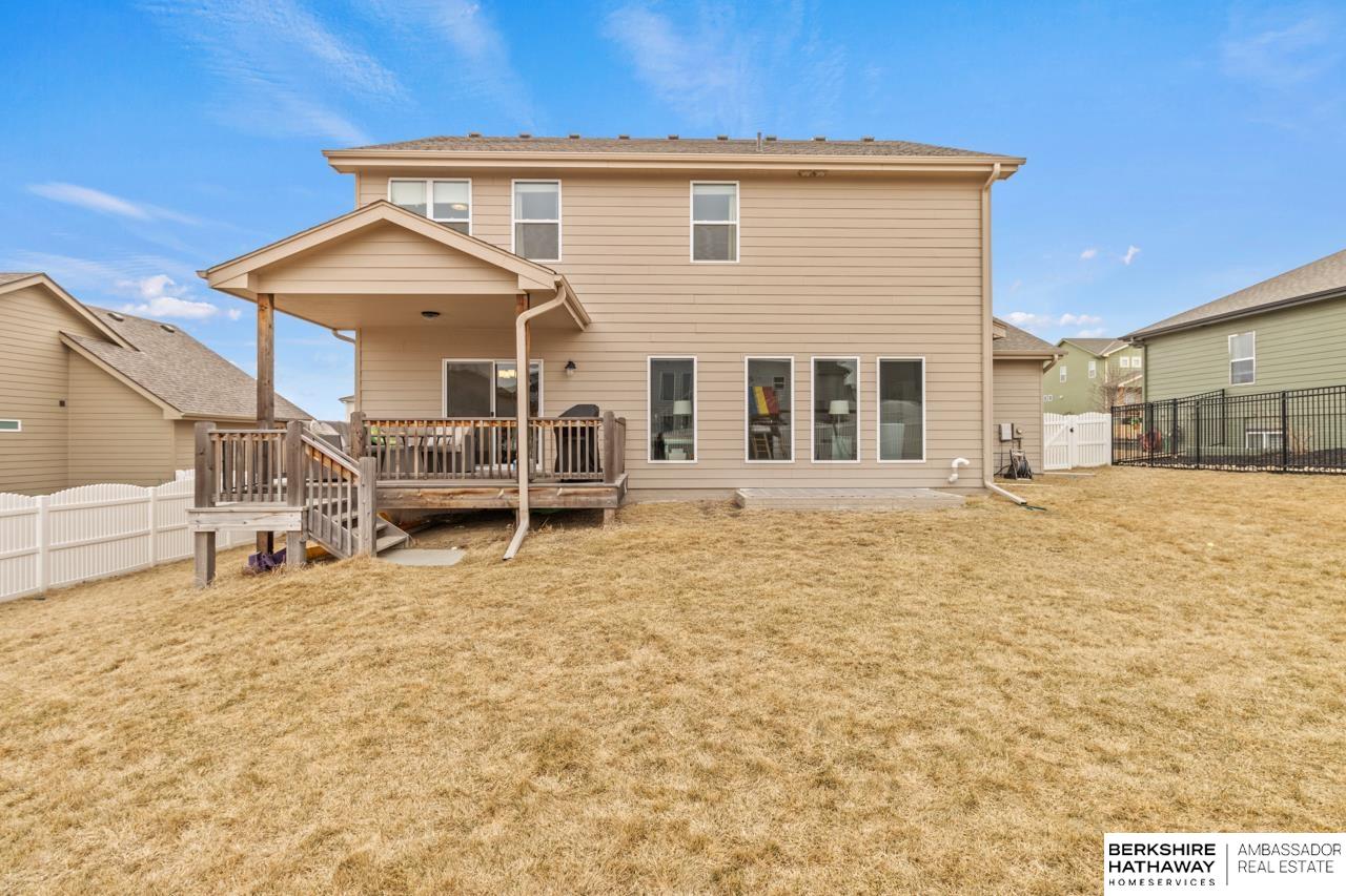 Papillion, Nebraska 68046, United States, 5 Bedrooms Bedrooms, ,3 BathroomsBathrooms,Residential,Pending,106811