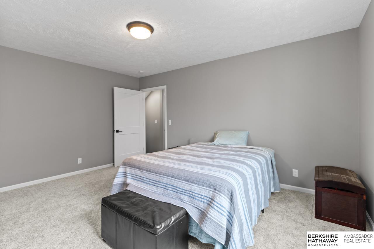 Papillion, Nebraska 68046, United States, 5 Bedrooms Bedrooms, ,3 BathroomsBathrooms,Residential,Pending,106811