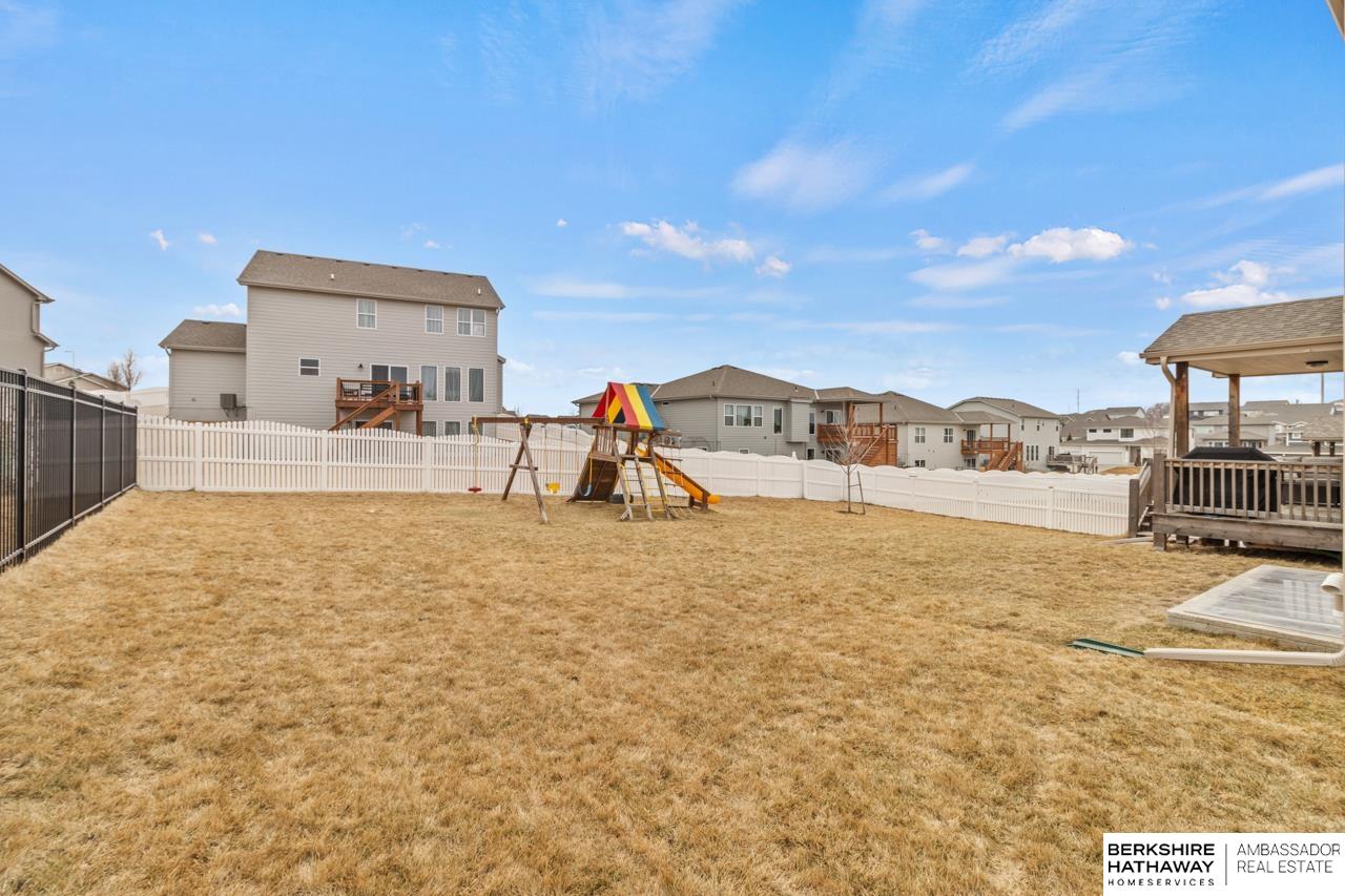 Papillion, Nebraska 68046, United States, 5 Bedrooms Bedrooms, ,3 BathroomsBathrooms,Residential,Pending,106811