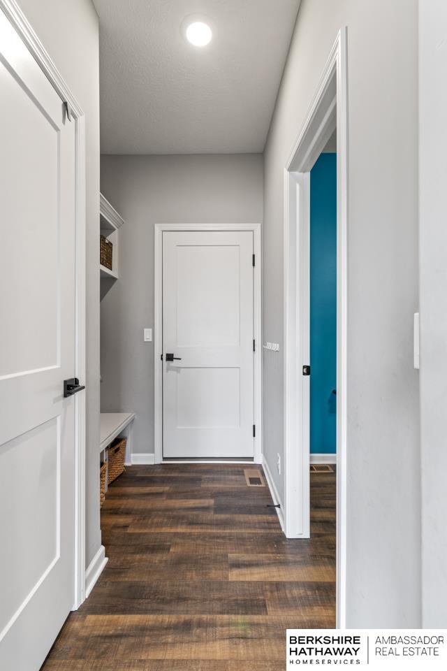 Papillion, Nebraska 68046, United States, 5 Bedrooms Bedrooms, ,3 BathroomsBathrooms,Residential,Pending,106811