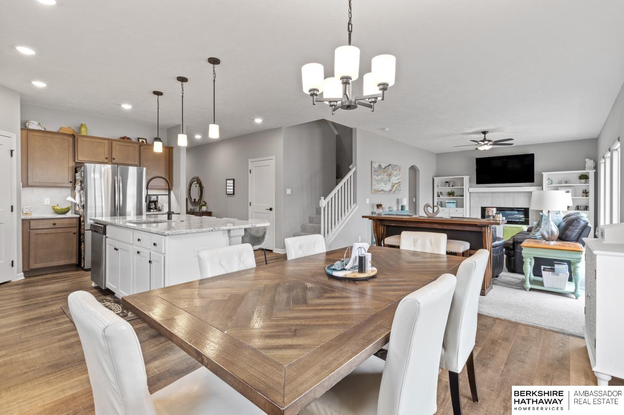 Papillion, Nebraska 68046, United States, 5 Bedrooms Bedrooms, ,3 BathroomsBathrooms,Residential,Pending,106811