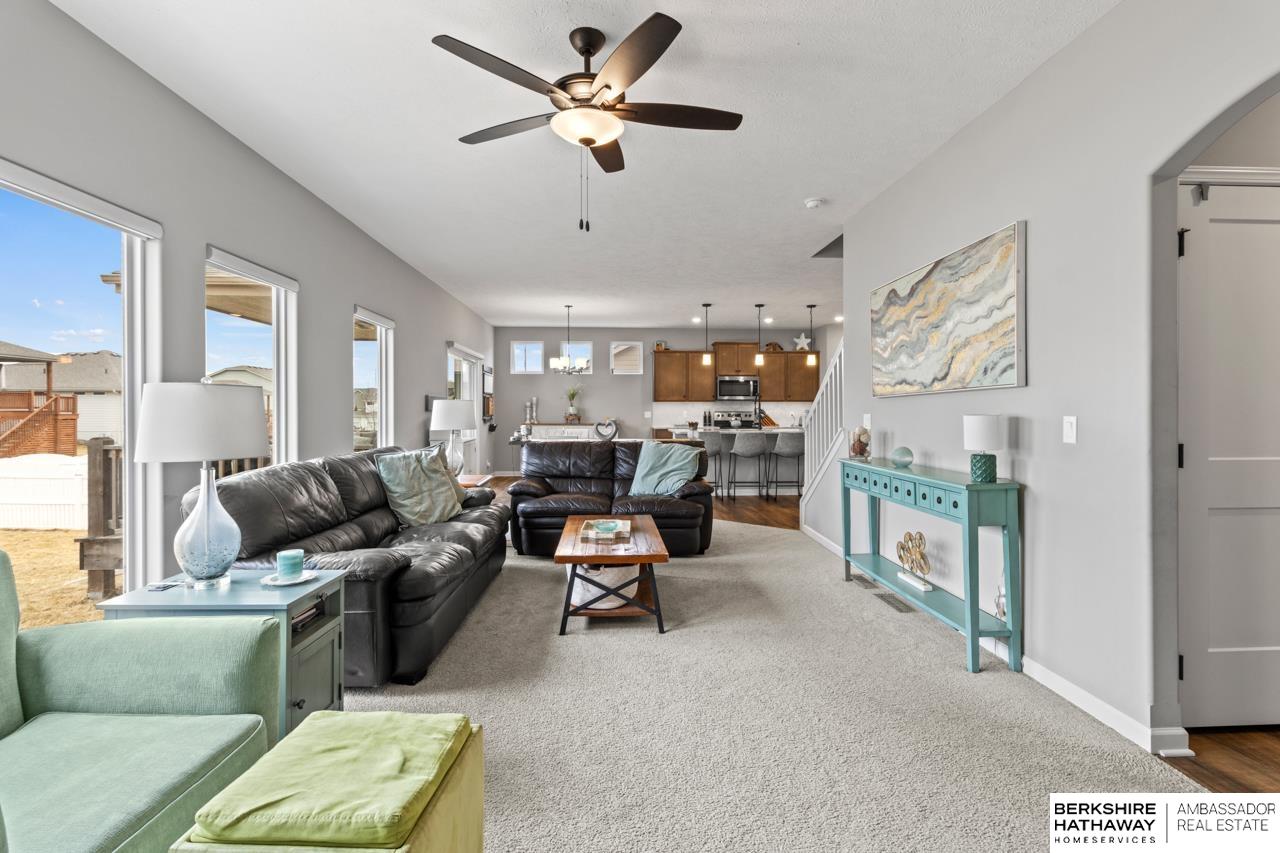 Papillion, Nebraska 68046, United States, 5 Bedrooms Bedrooms, ,3 BathroomsBathrooms,Residential,Pending,106811