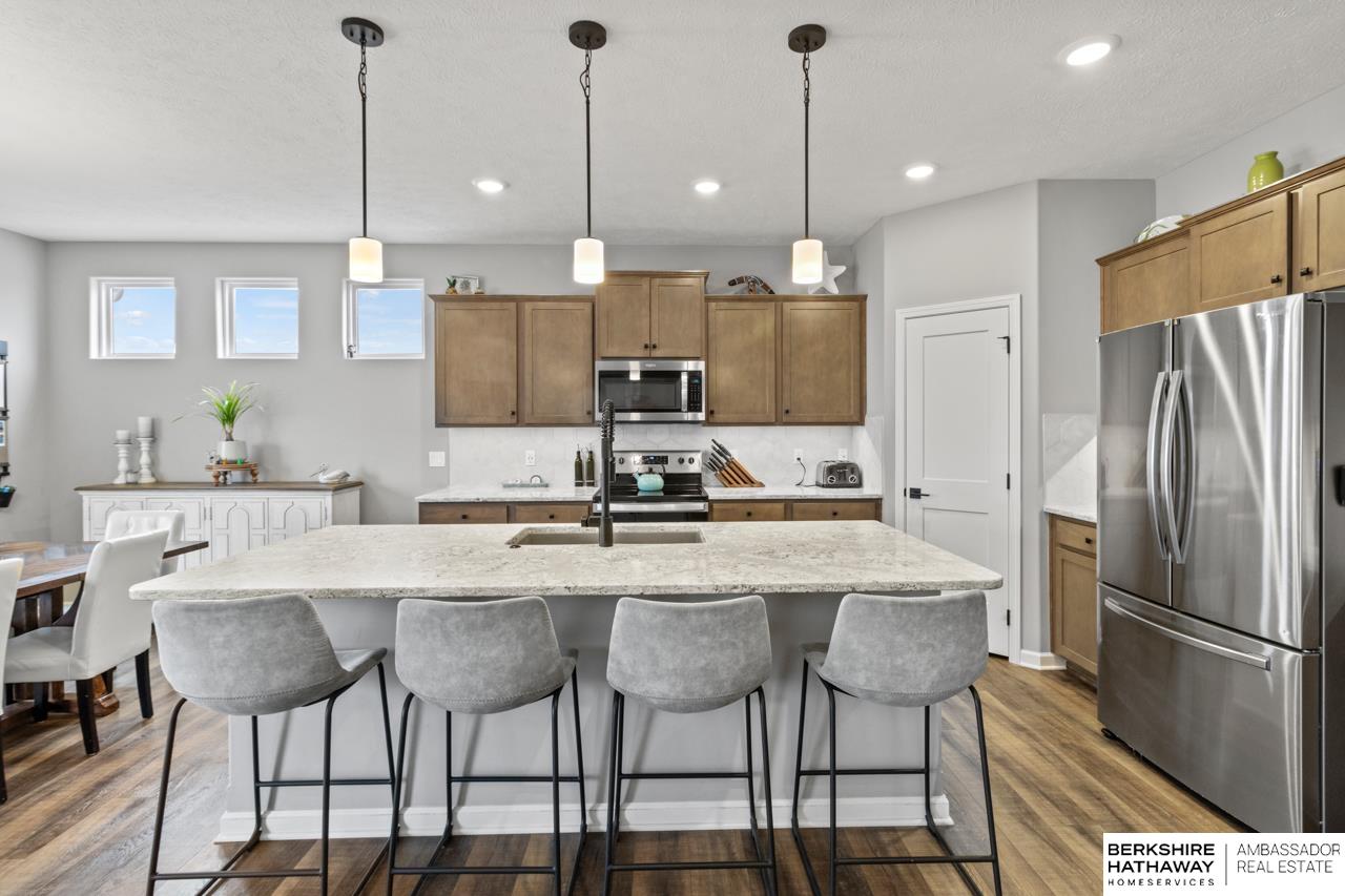 Papillion, Nebraska 68046, United States, 5 Bedrooms Bedrooms, ,3 BathroomsBathrooms,Residential,Pending,106811