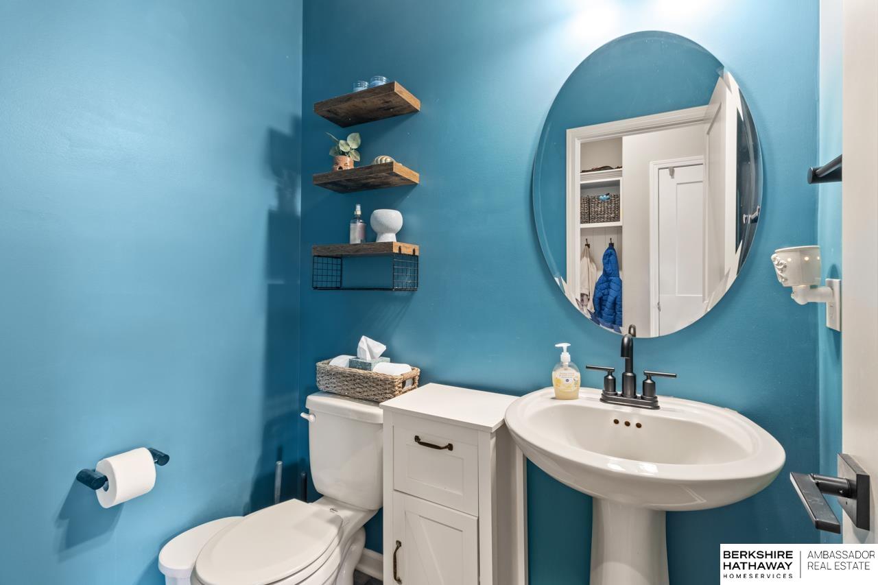 Papillion, Nebraska 68046, United States, 5 Bedrooms Bedrooms, ,3 BathroomsBathrooms,Residential,Pending,106811