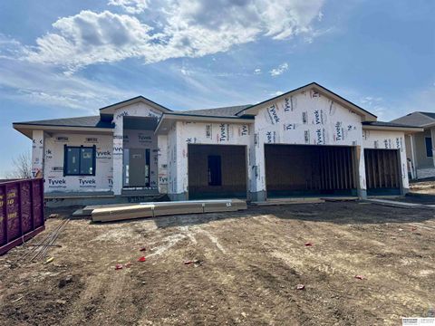 Photo of 8954 Von Street, Papillion, NE 68046 (MLS # 22608640)