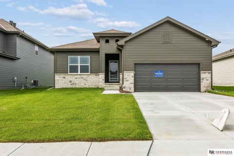 Photo of 16105 Isabella Street, Bennington, NE 68007 (MLS # 22627253)