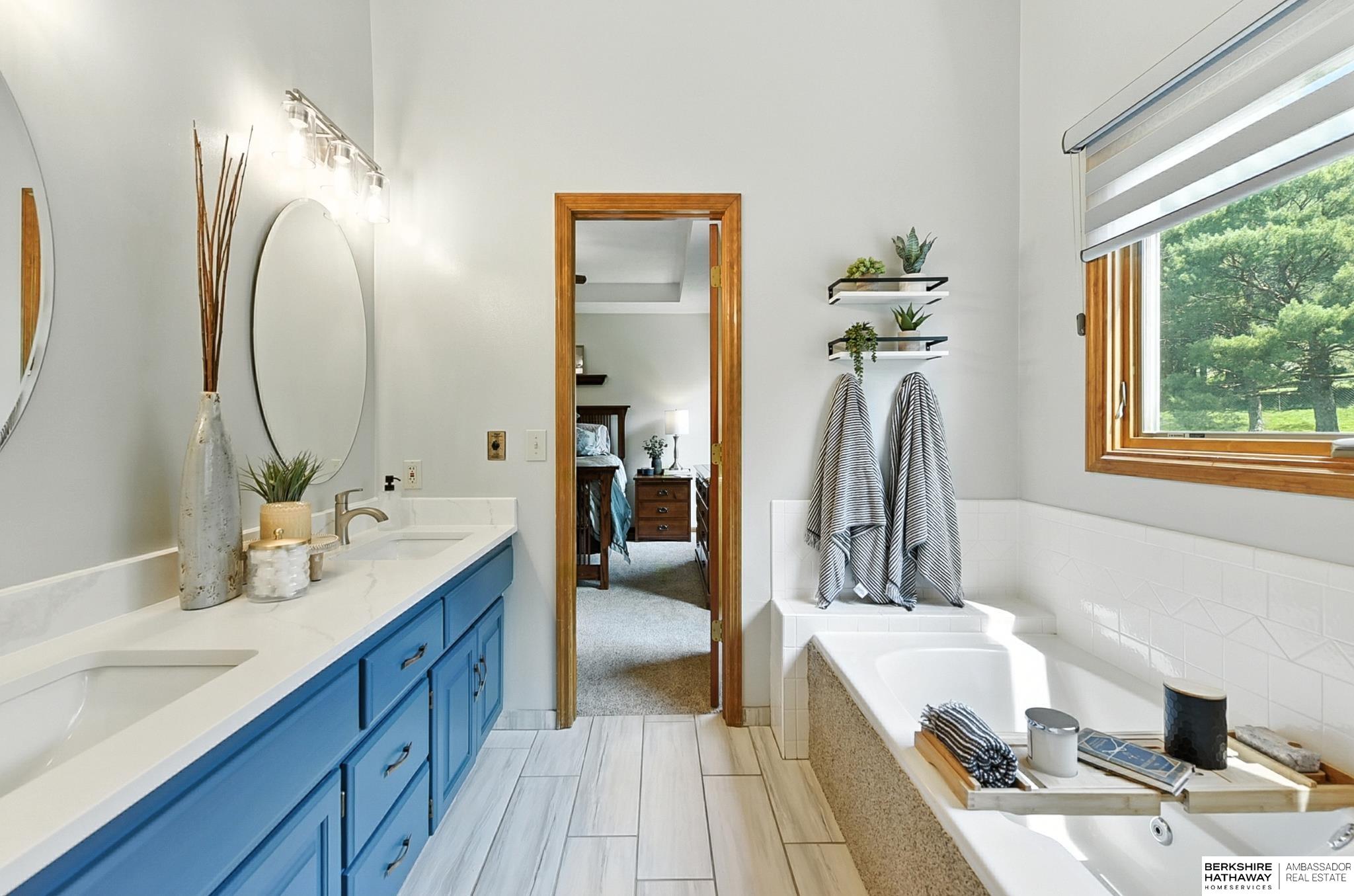 Omaha, Nebraska 68154, United States, 4 Bedrooms Bedrooms, ,3 BathroomsBathrooms,Residential,Active,192600