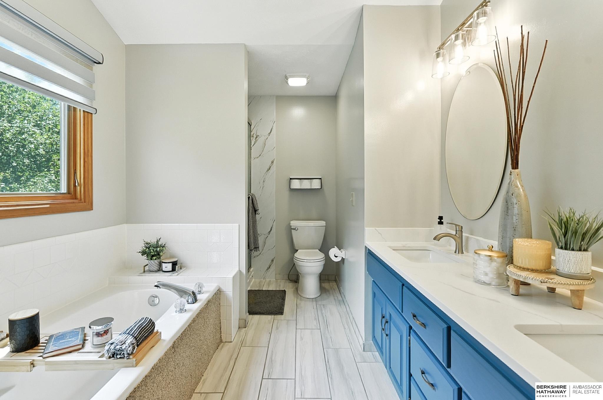 Omaha, Nebraska 68154, United States, 4 Bedrooms Bedrooms, ,3 BathroomsBathrooms,Residential,Active,192600