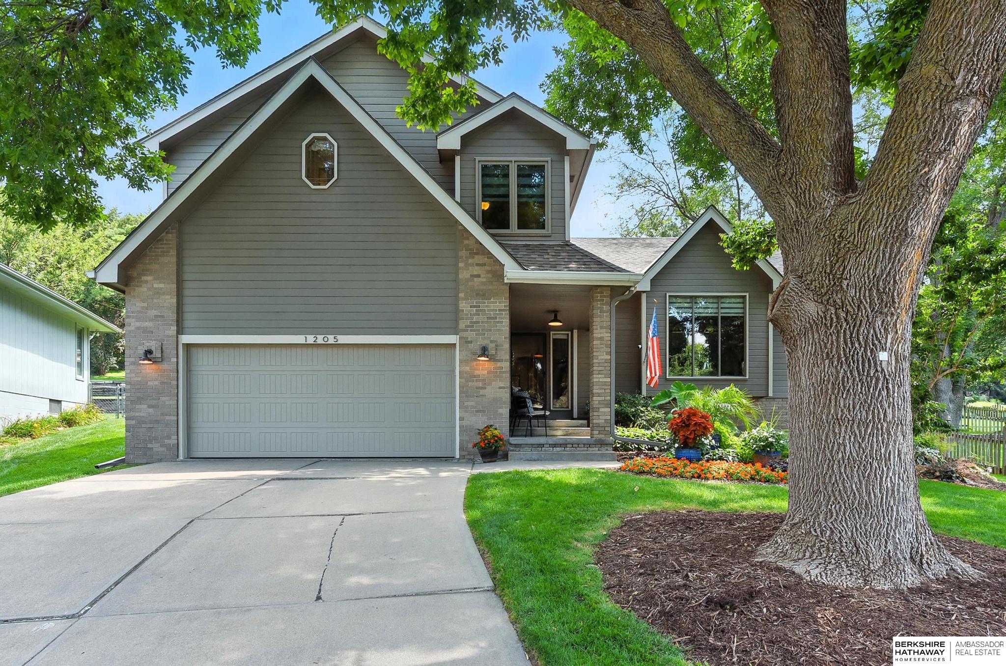 Omaha, Nebraska 68154, United States, 4 Bedrooms Bedrooms, ,3 BathroomsBathrooms,Residential,Active,192600