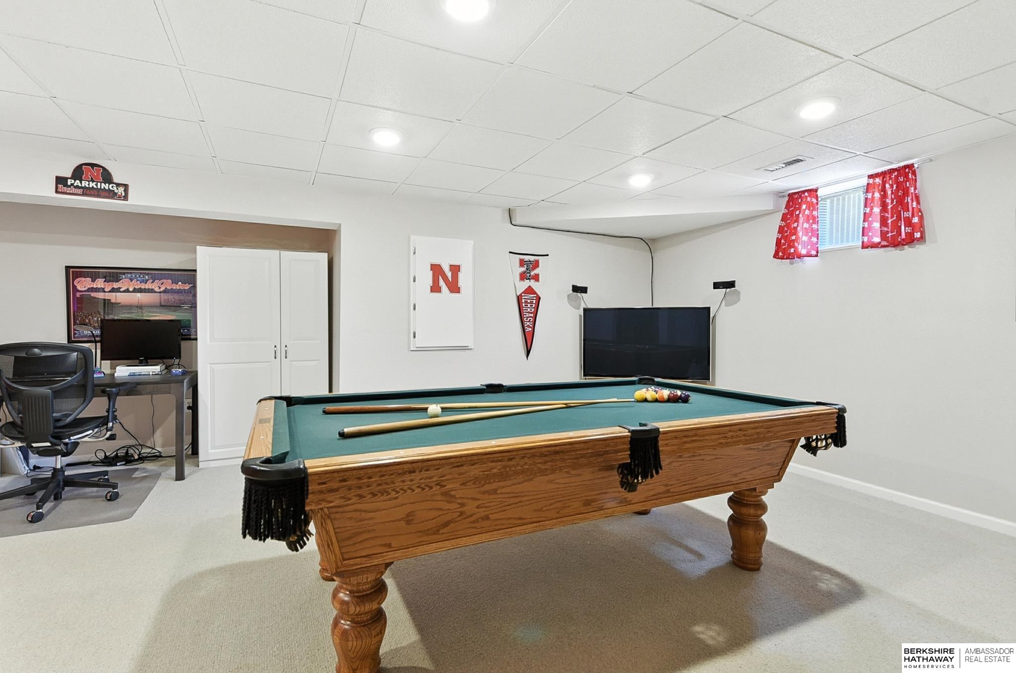 Omaha, Nebraska 68154, United States, 4 Bedrooms Bedrooms, ,3 BathroomsBathrooms,Residential,Active,192600