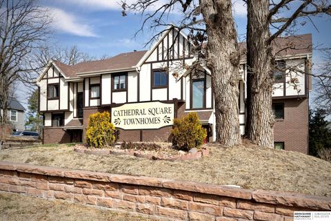 Photo of 3618 Burt Street, Omaha, NE 68131 (MLS # 22607266)