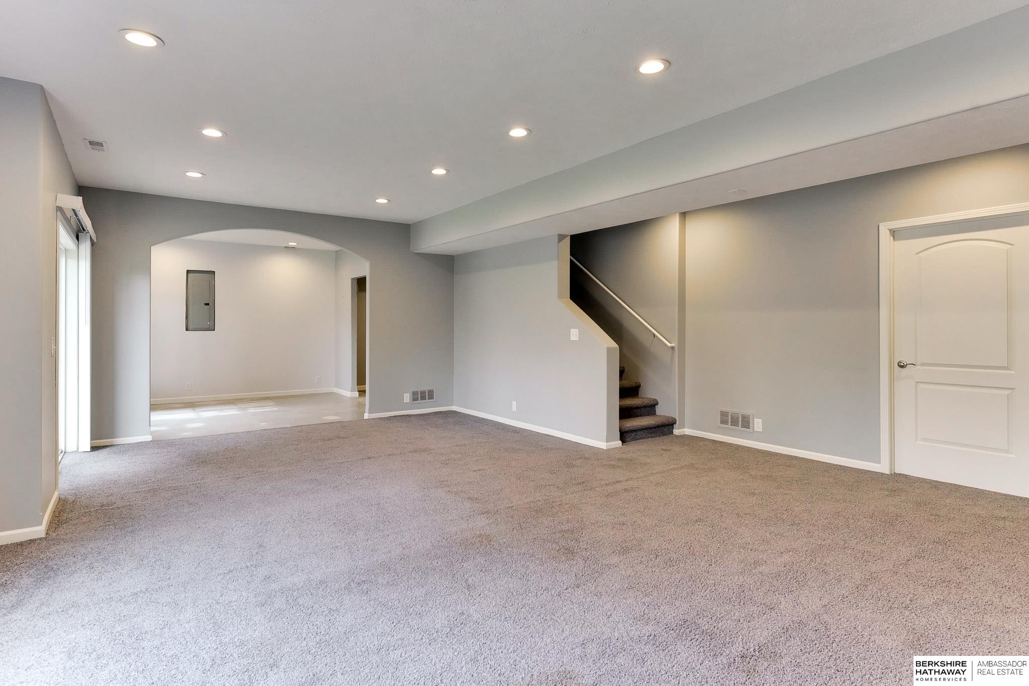 Elkhorn, Nebraska 68022, United States, 4 Bedrooms Bedrooms, ,3 BathroomsBathrooms,Residential,Active,123637