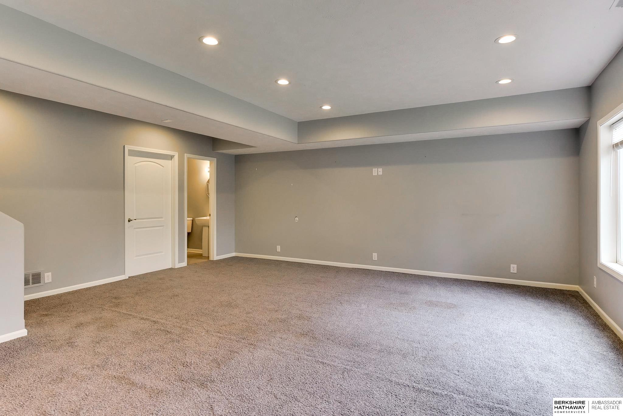 Elkhorn, Nebraska 68022, United States, 4 Bedrooms Bedrooms, ,3 BathroomsBathrooms,Residential,Active,123637