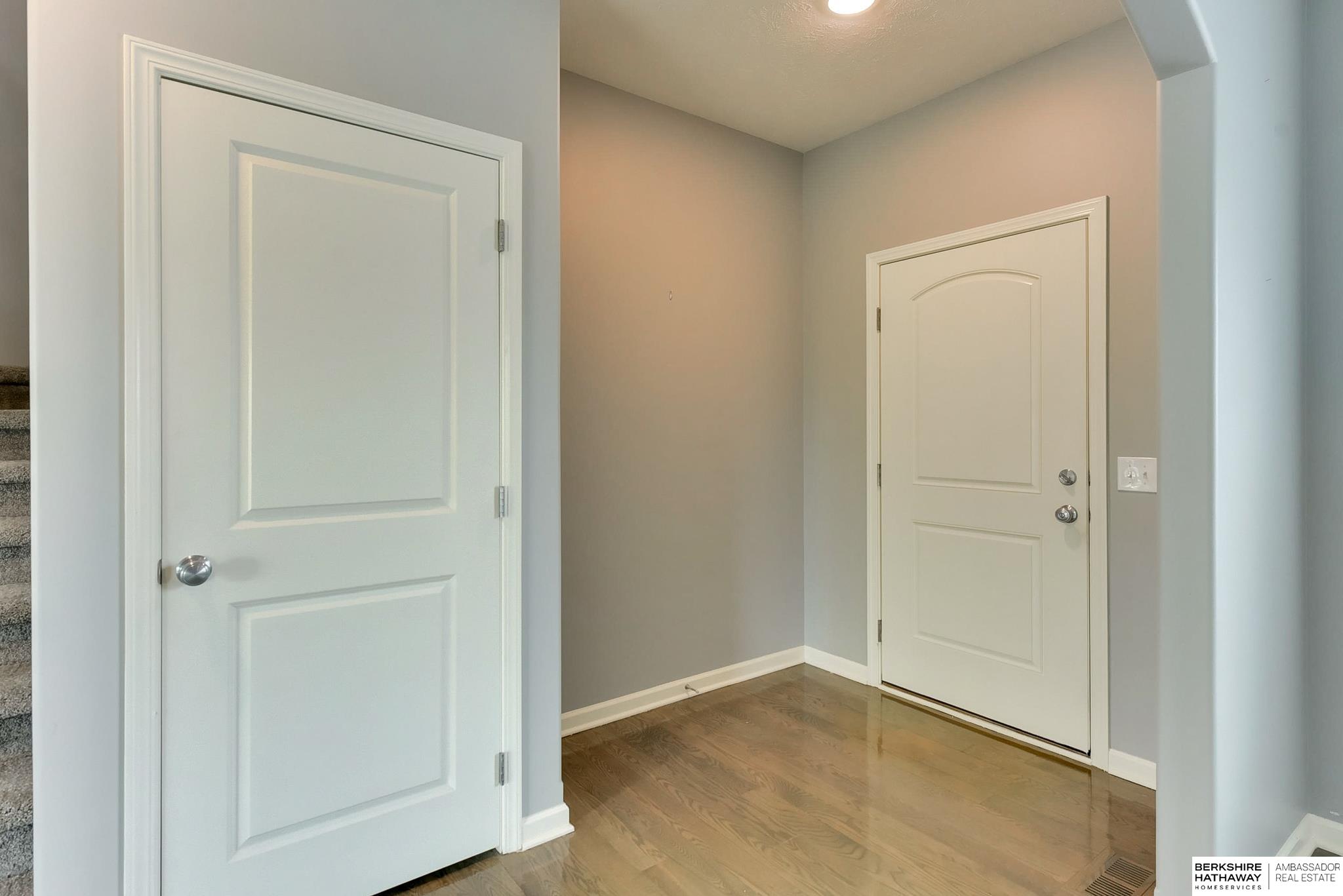 Elkhorn, Nebraska 68022, United States, 4 Bedrooms Bedrooms, ,3 BathroomsBathrooms,Residential,Active,123637