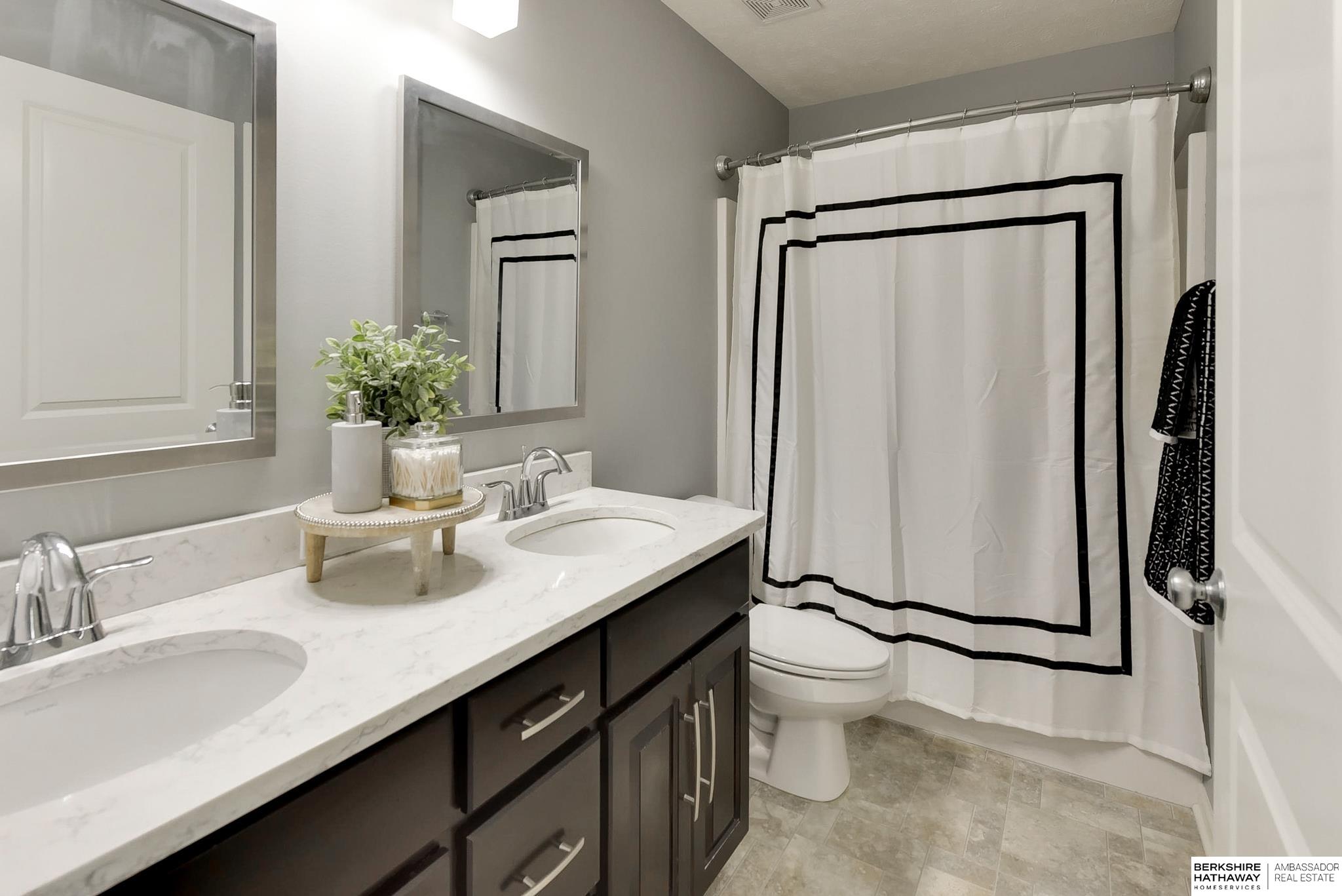 Elkhorn, Nebraska 68022, United States, 4 Bedrooms Bedrooms, ,3 BathroomsBathrooms,Residential,Active,123637